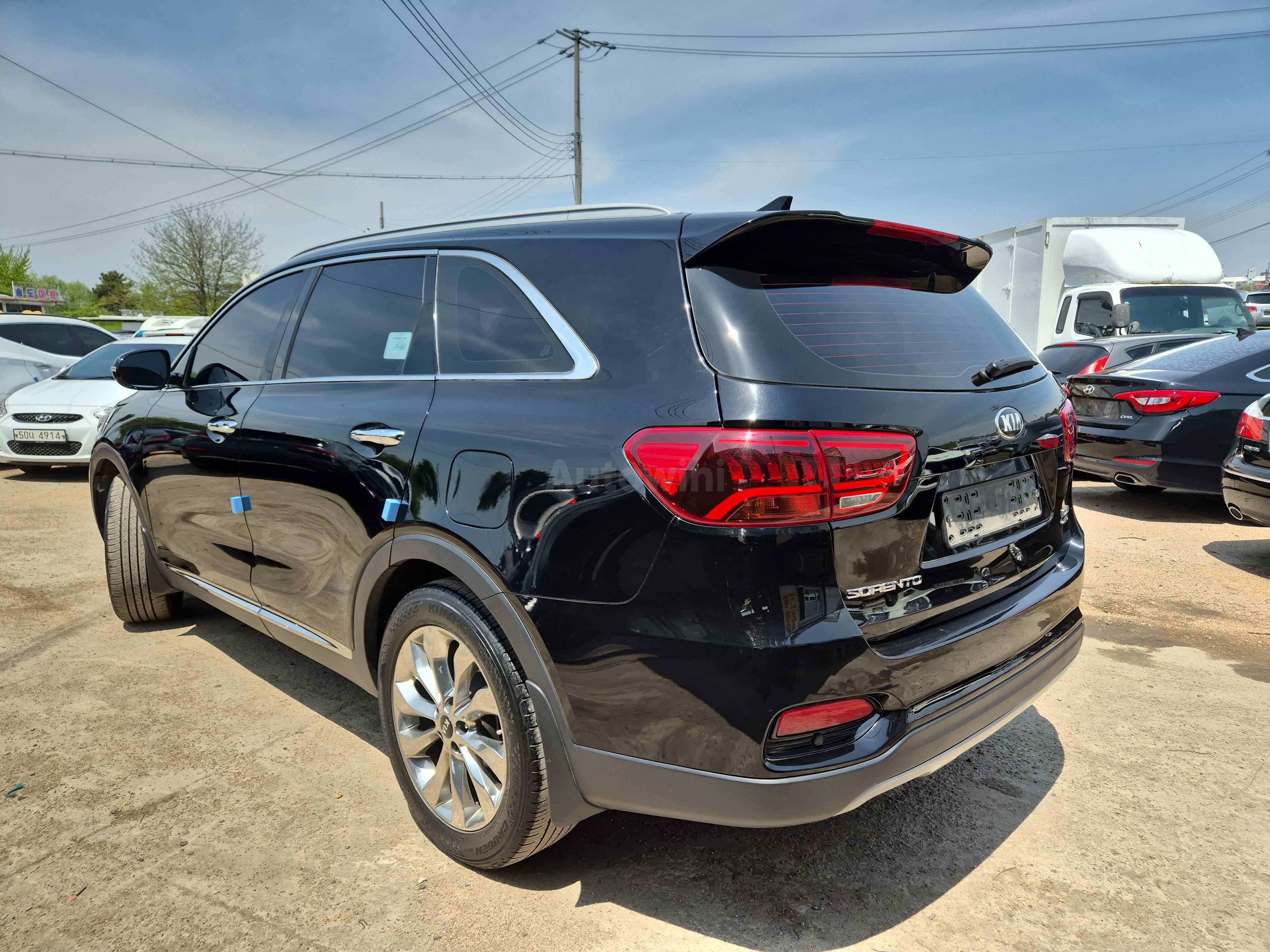 2019 KIA SORENTO VIN: KNAPH81ADKA526731