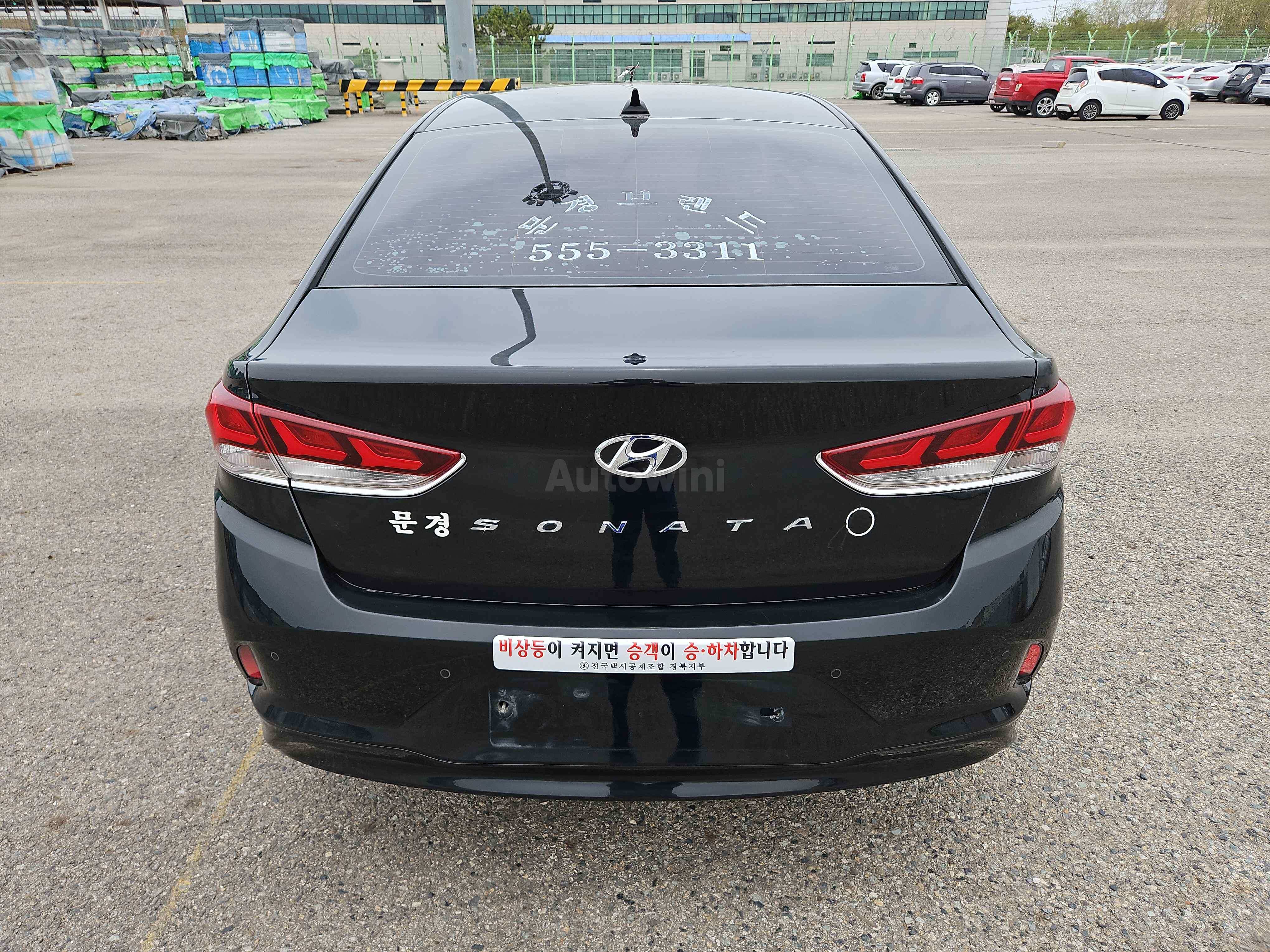 2018 HYUNDAI SONATA VIN: KMHE341DBJA421157