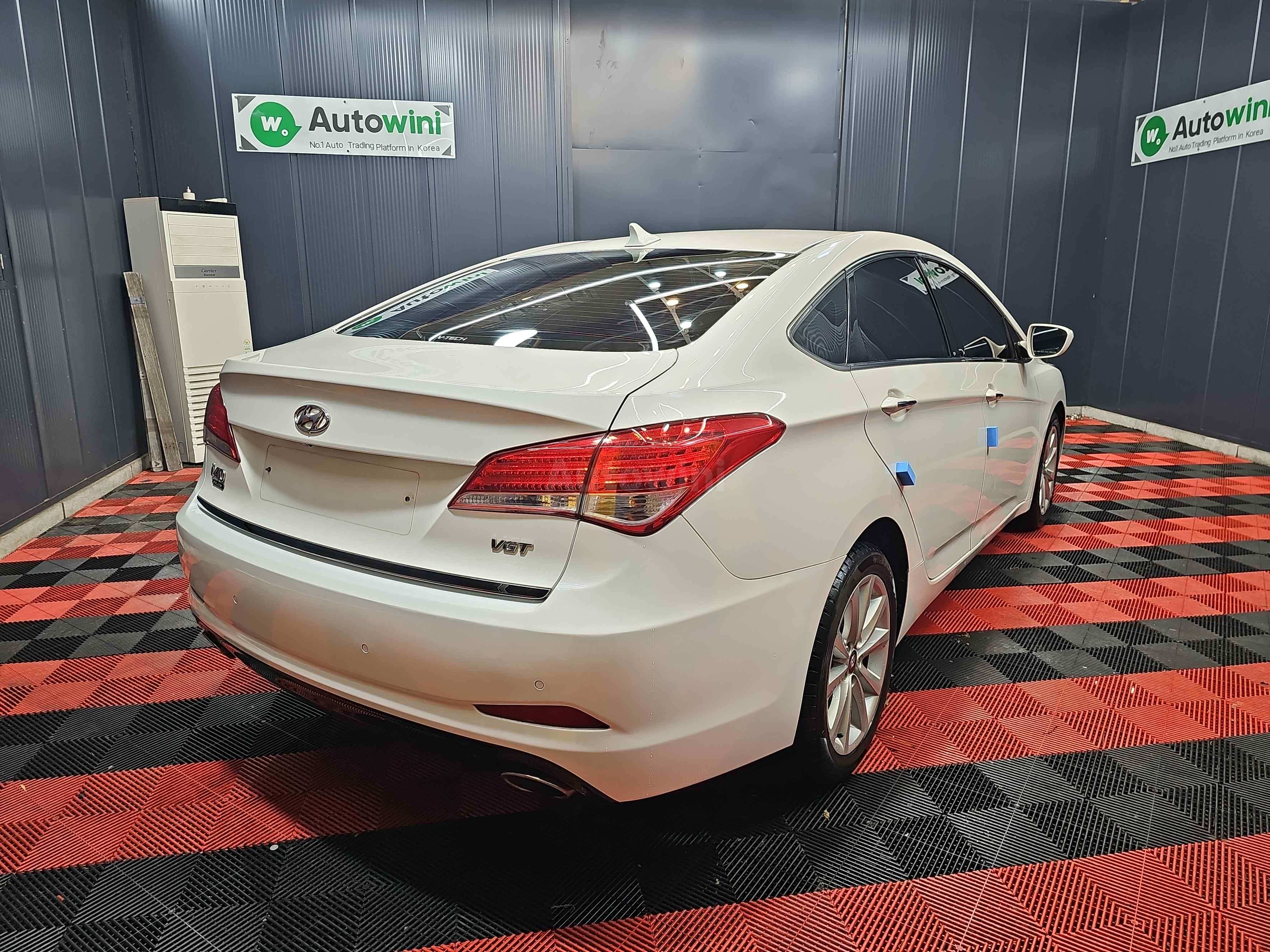 2014 HYUNDAI I40 VIN: KMHLB41UBEU031895