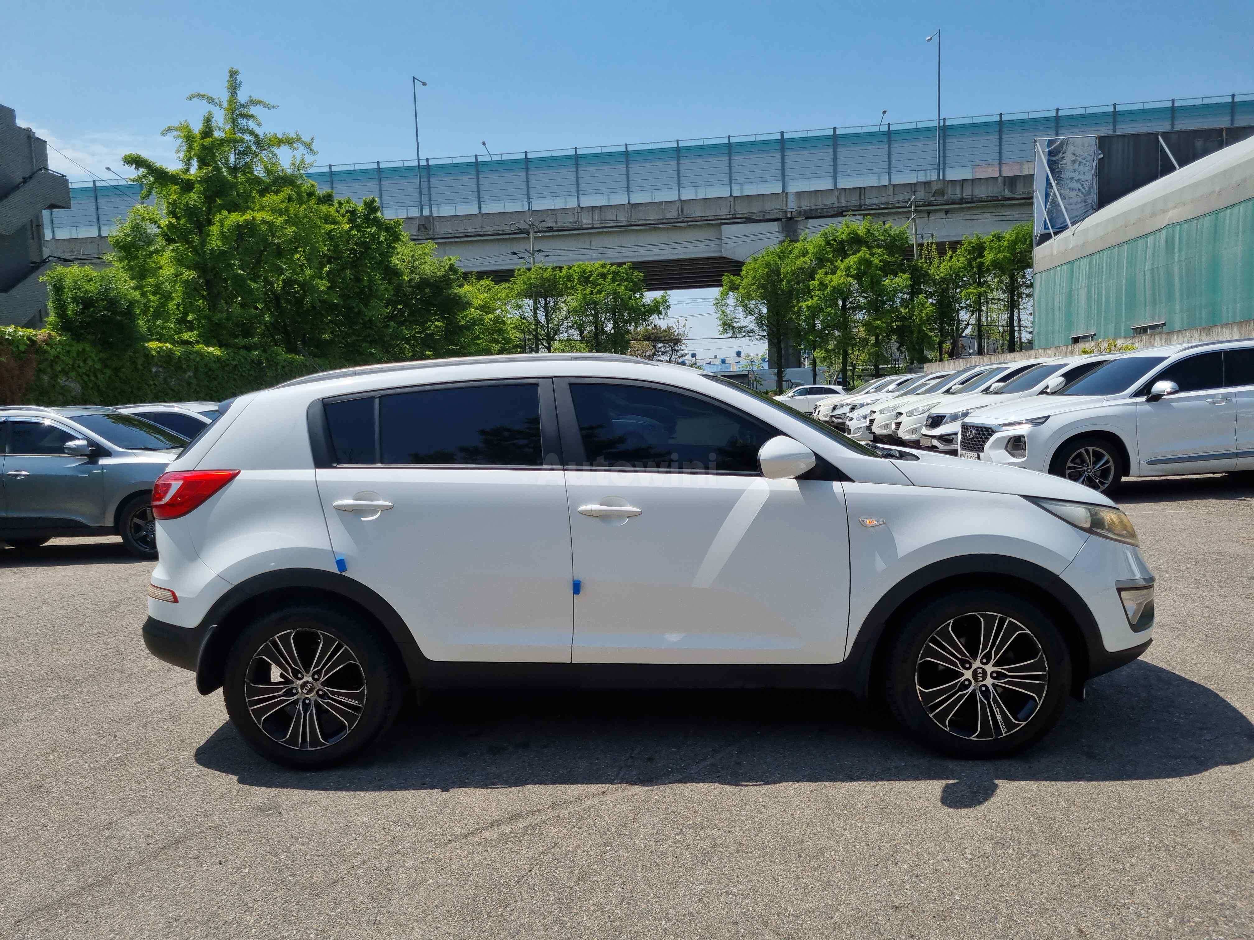 2011 KIA SPORTAGE VIN: KNAPB813BBK006090