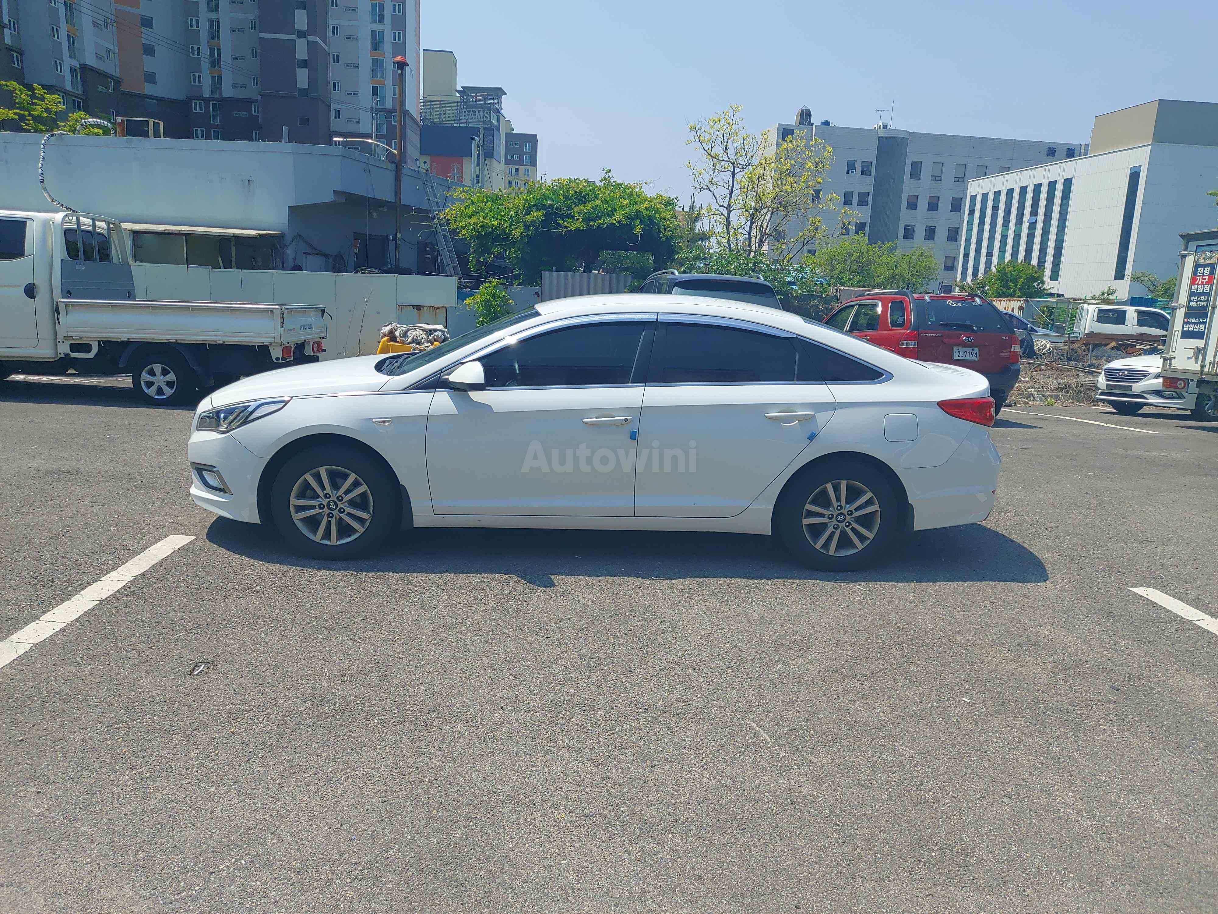 2017 HYUNDAI SONATA VIN: KMHE341DBHA364641