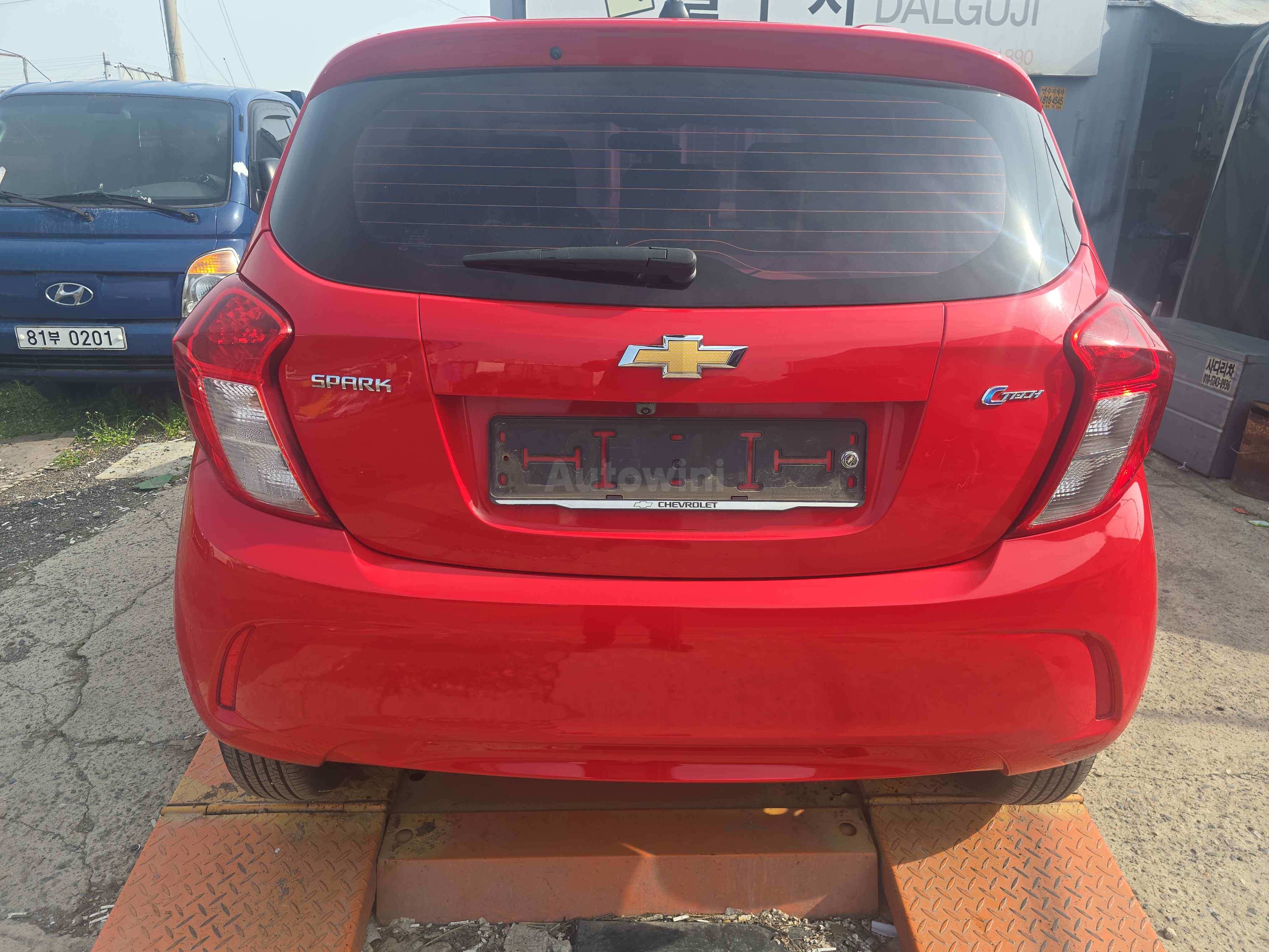 2017 CHEVROLET SPARK VIN: KLYDC487DHC231438