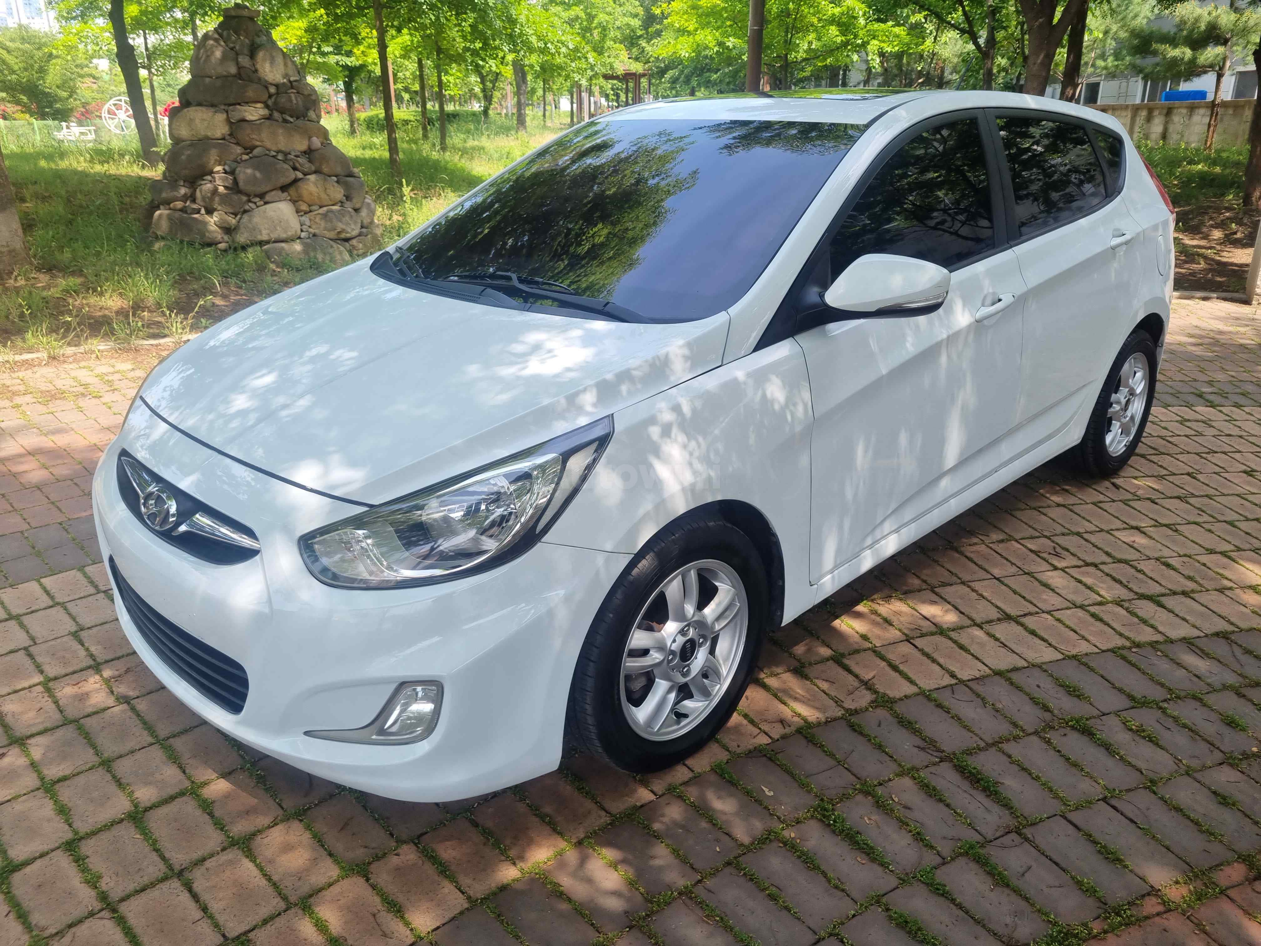 2011 HYUNDAI ACCENT VIN: KMHCT51UBBU000568