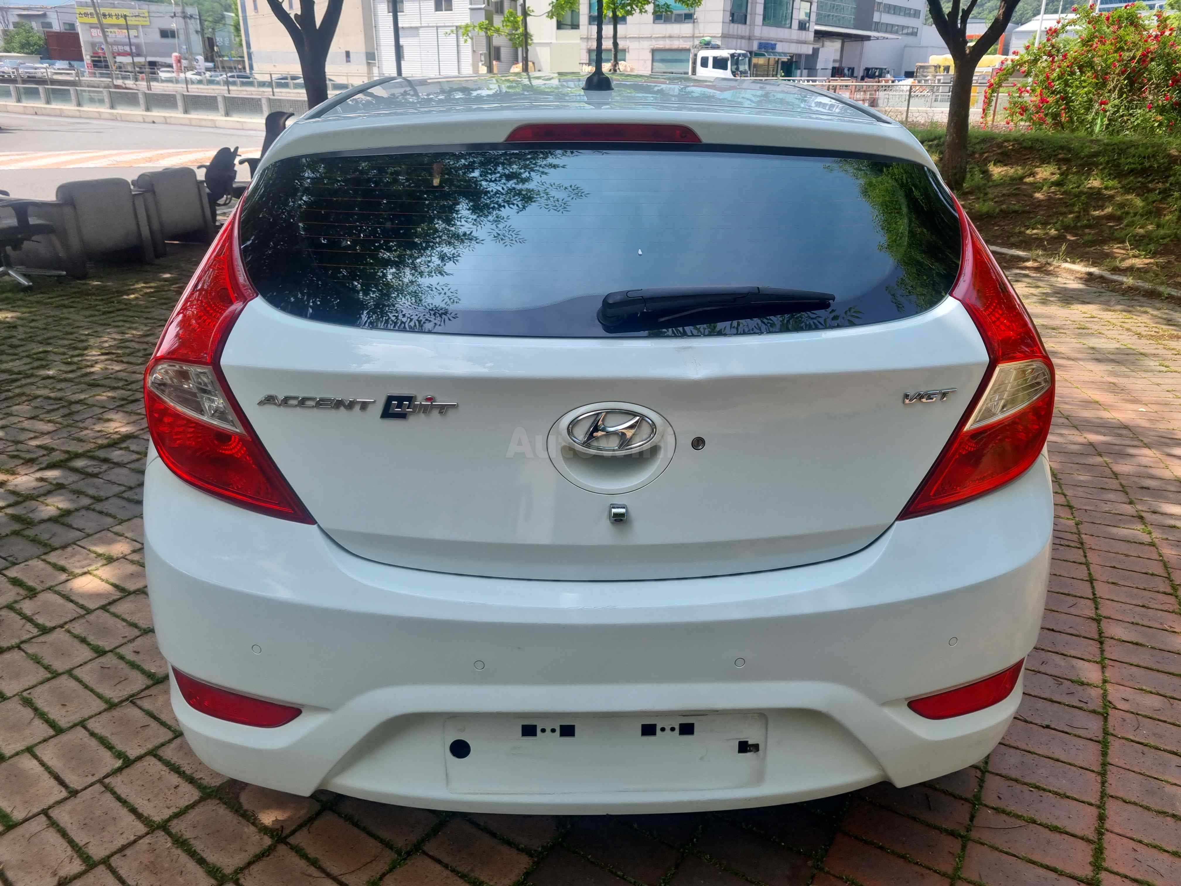 2011 HYUNDAI ACCENT VIN: KMHCT51UBBU000568