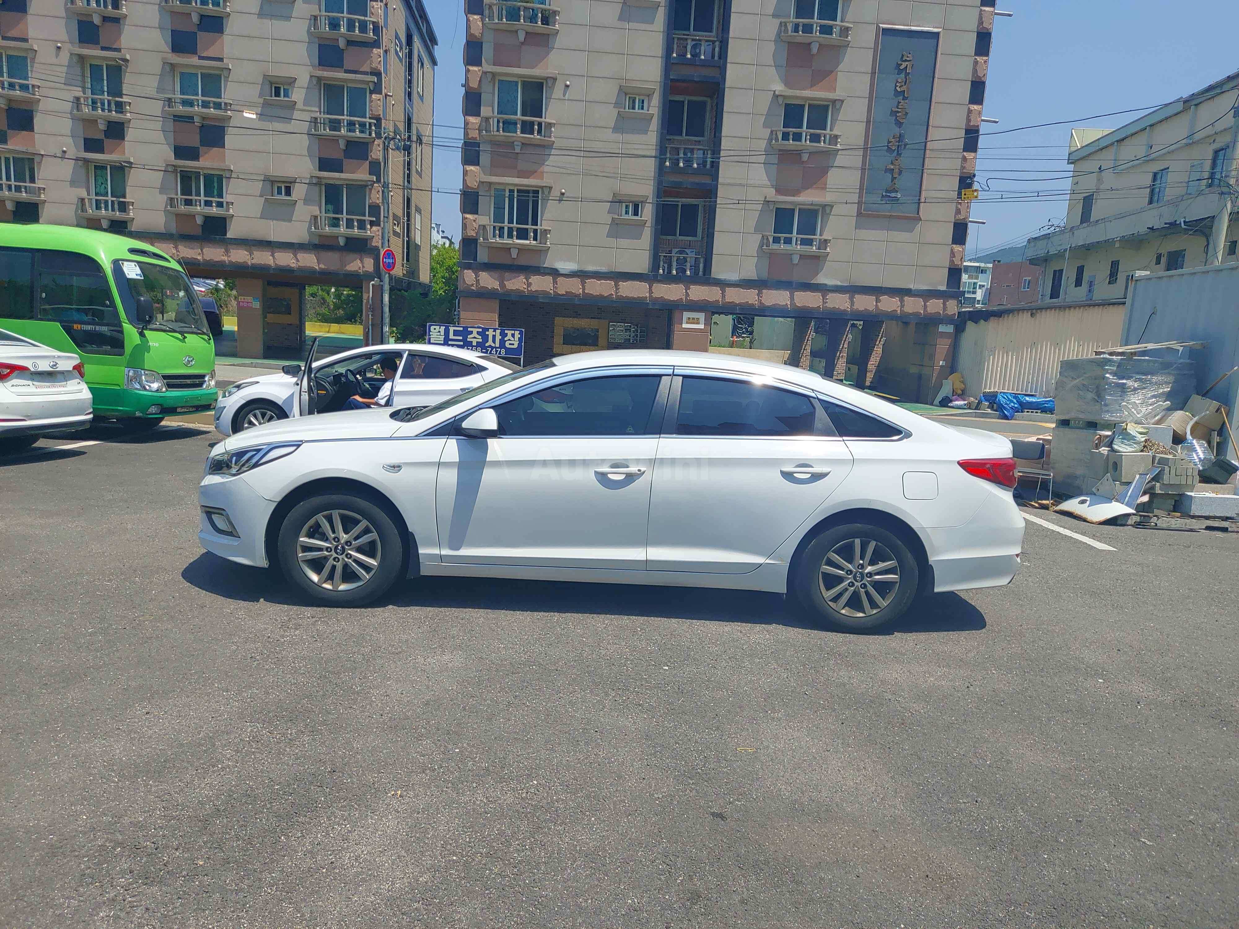 2017 HYUNDAI SONATA VIN: KMHE341DBHA364590
