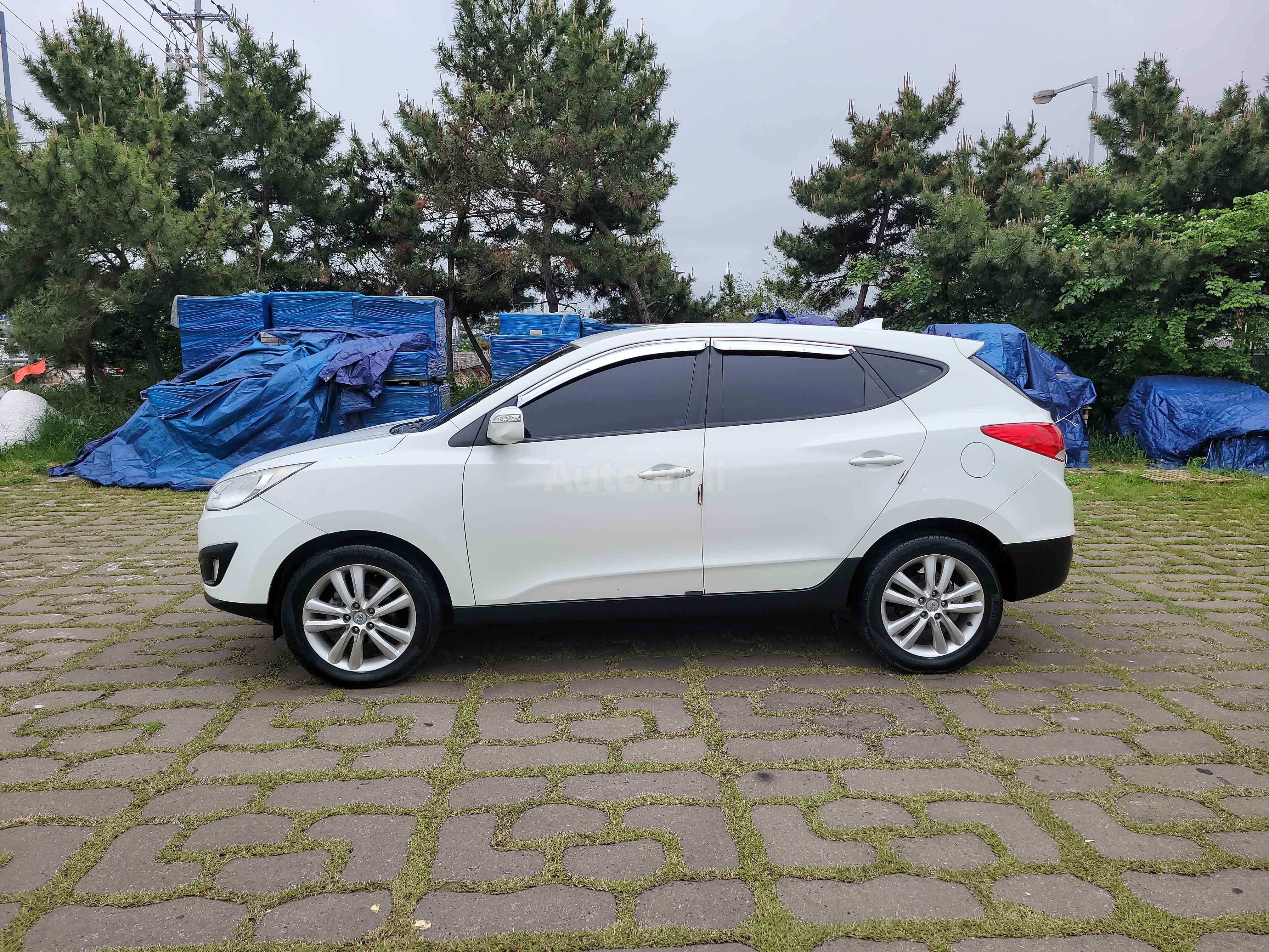 2011 HYUNDAI TUCSON VIN: KMHJU81VBBU163049