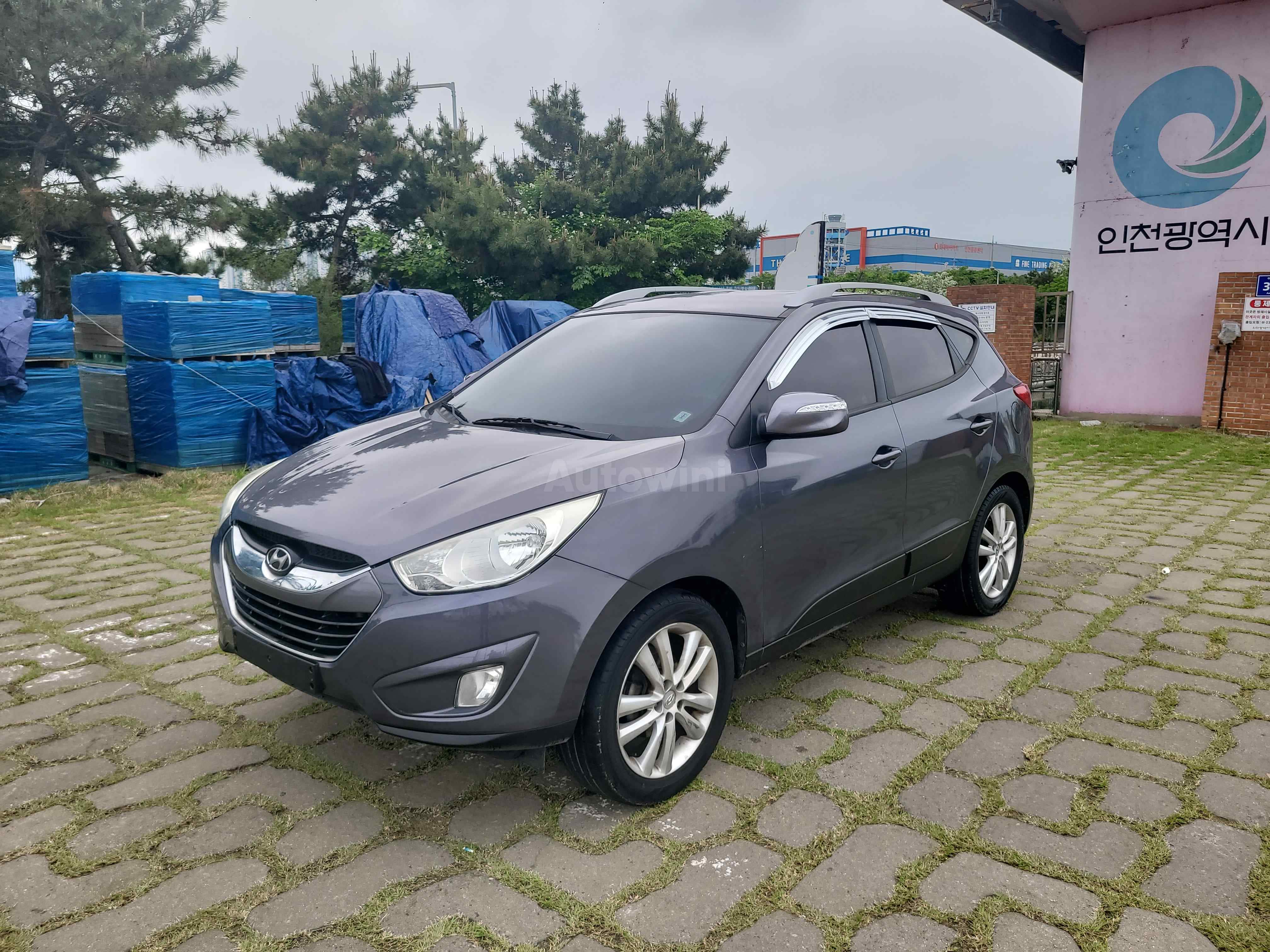 2011 HYUNDAI TUCSON VIN: KMHJU81VBBU148475