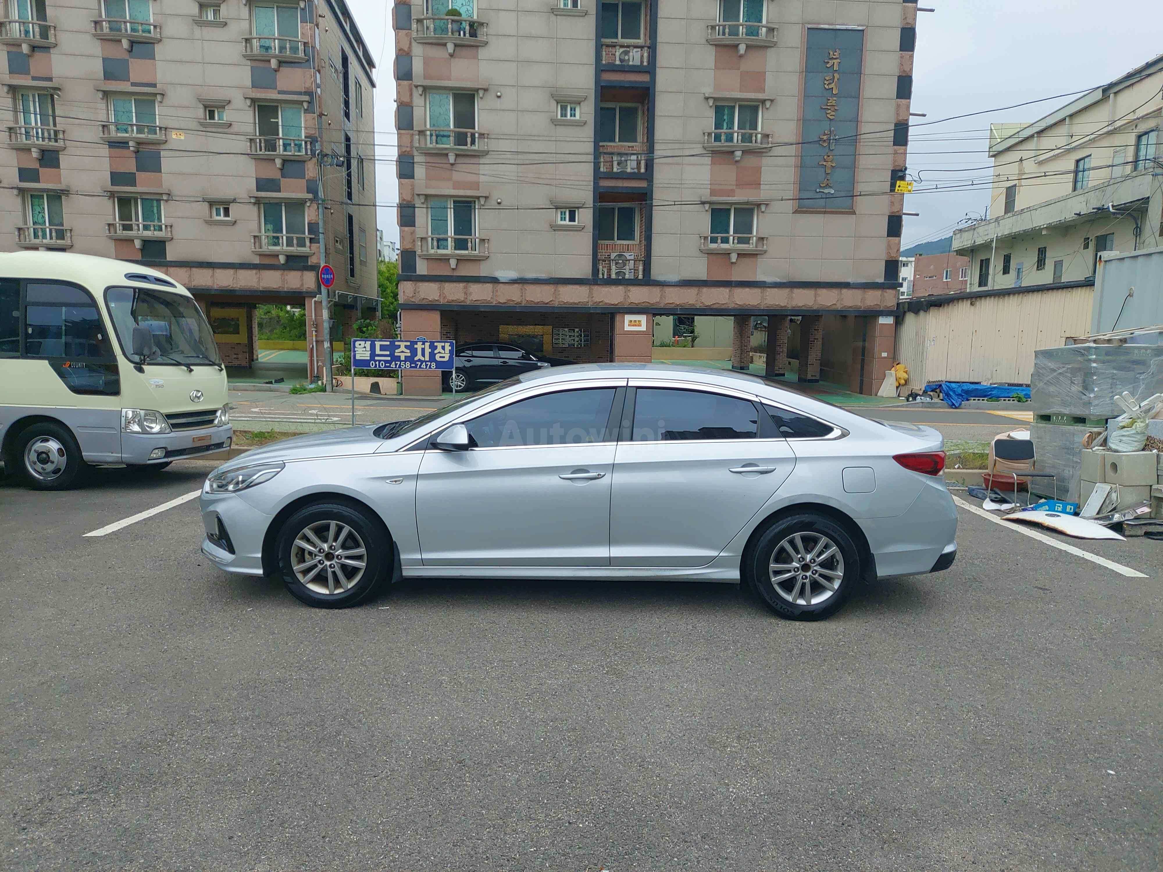 2018 HYUNDAI SONATA VIN: KMHE341DBJA479561