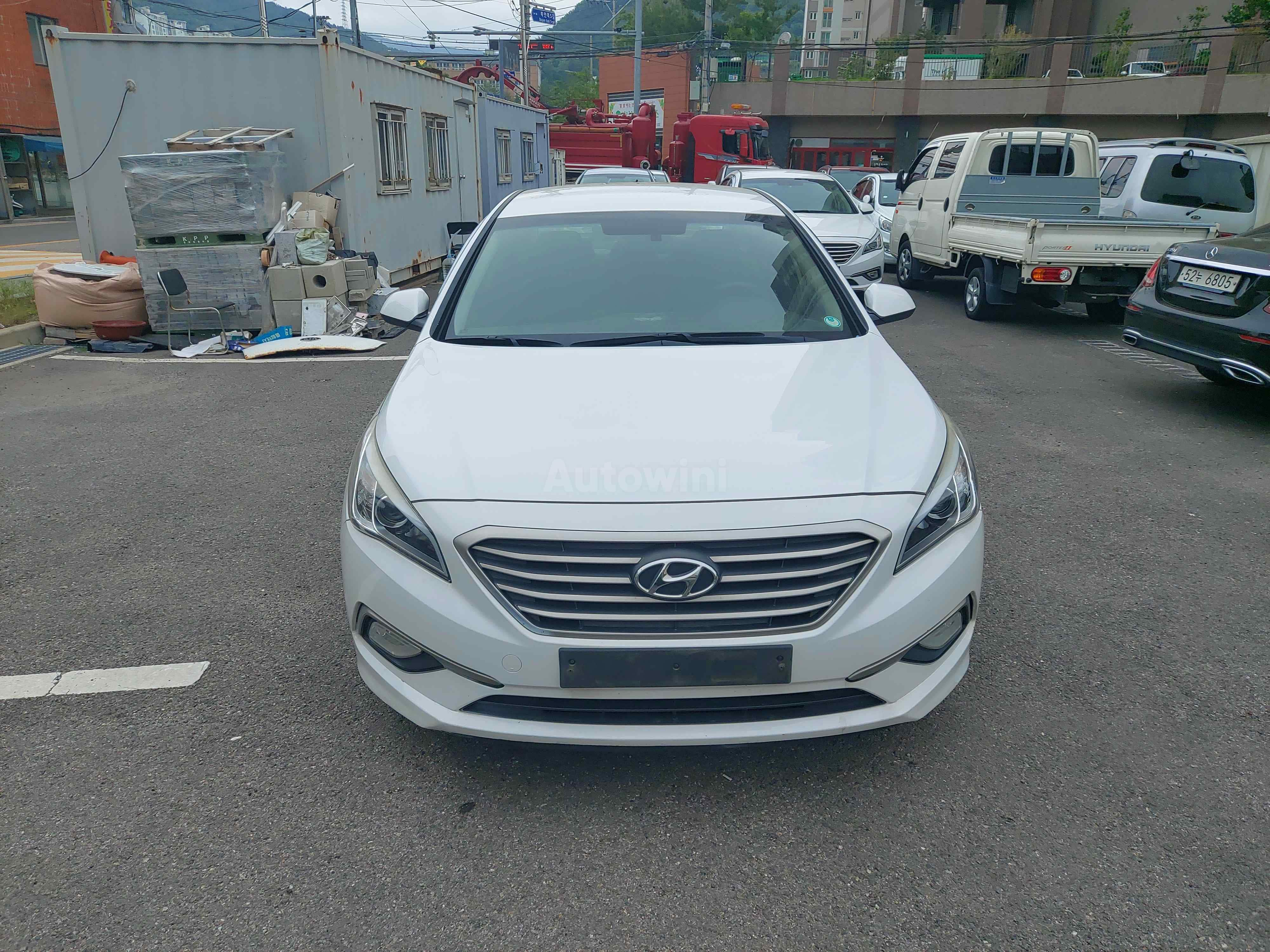 2017 HYUNDAI SONATA VIN: KMHE341DBHA318225