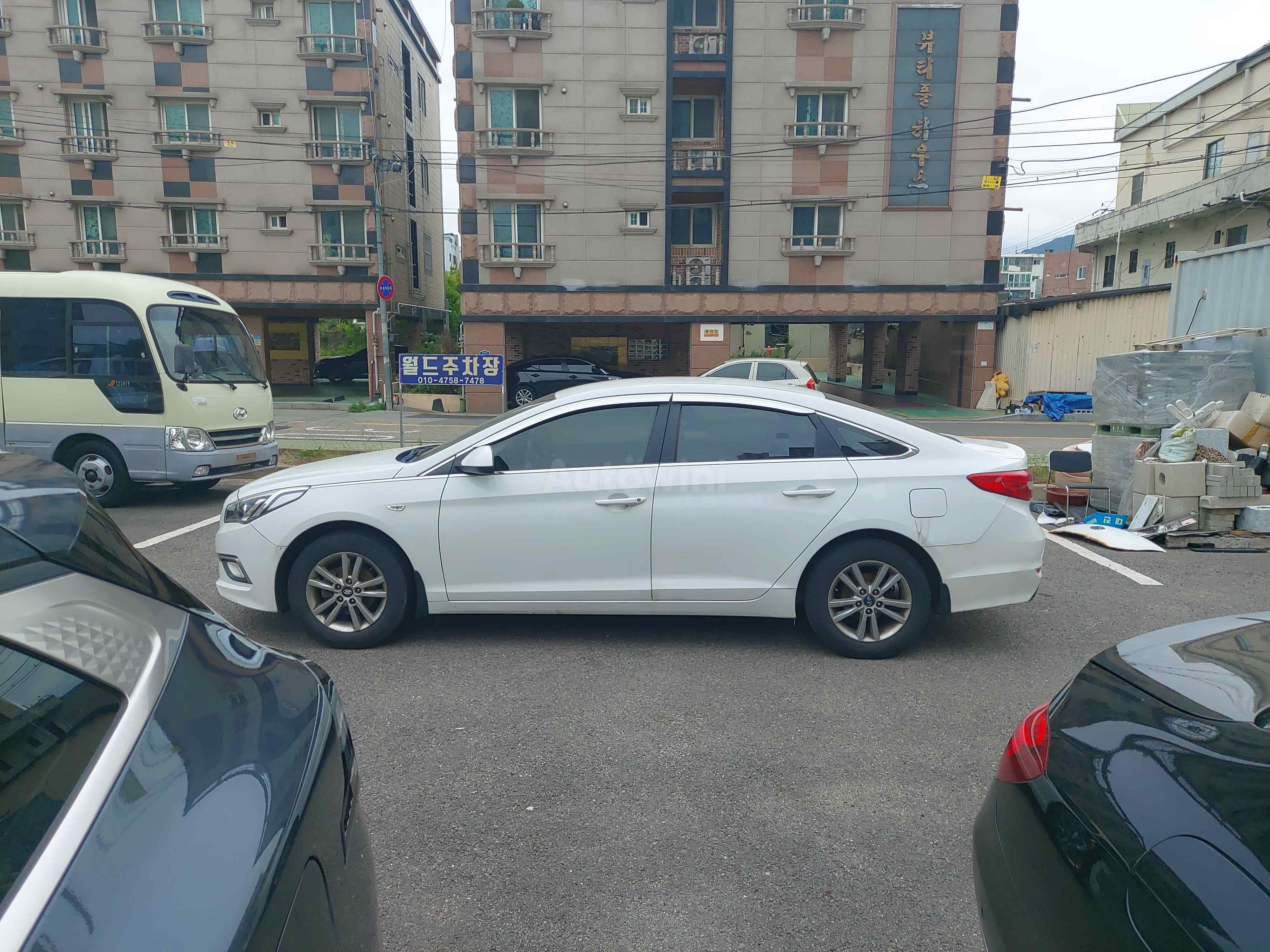 2017 HYUNDAI SONATA VIN: KMHE341DBHA318225