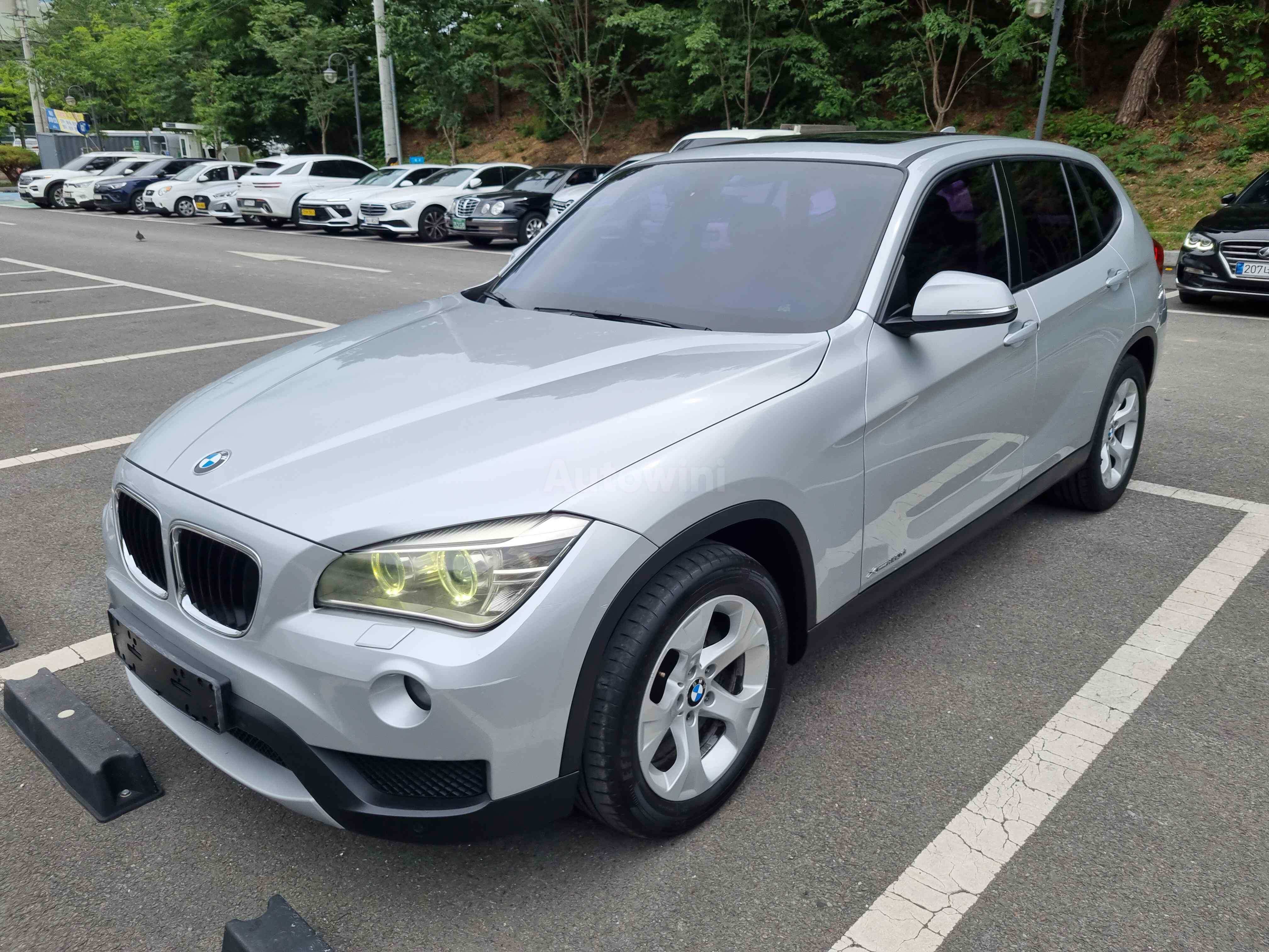 2013 BMW X1 VIN: WBAVP9102DVV28598