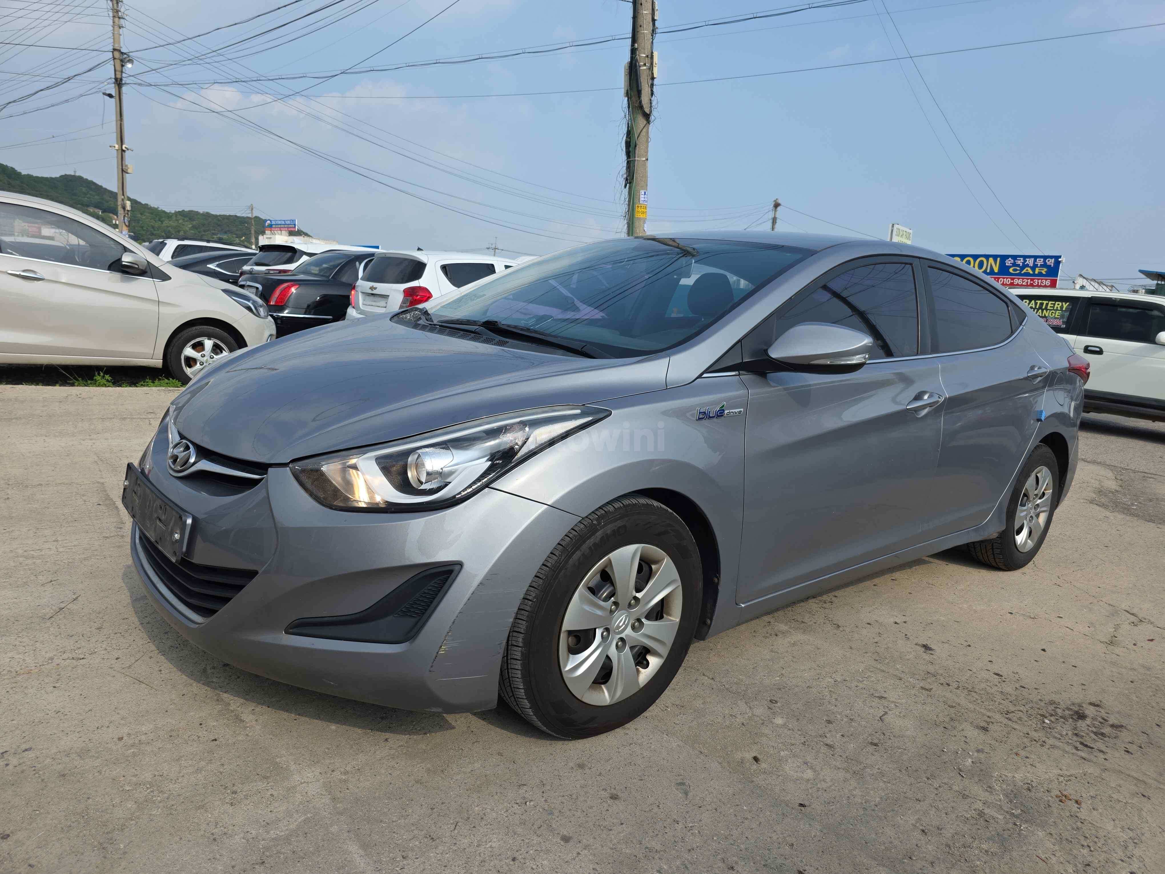 2015 HYUNDAI AVANTE VIN: KMHDG41UBFU349187