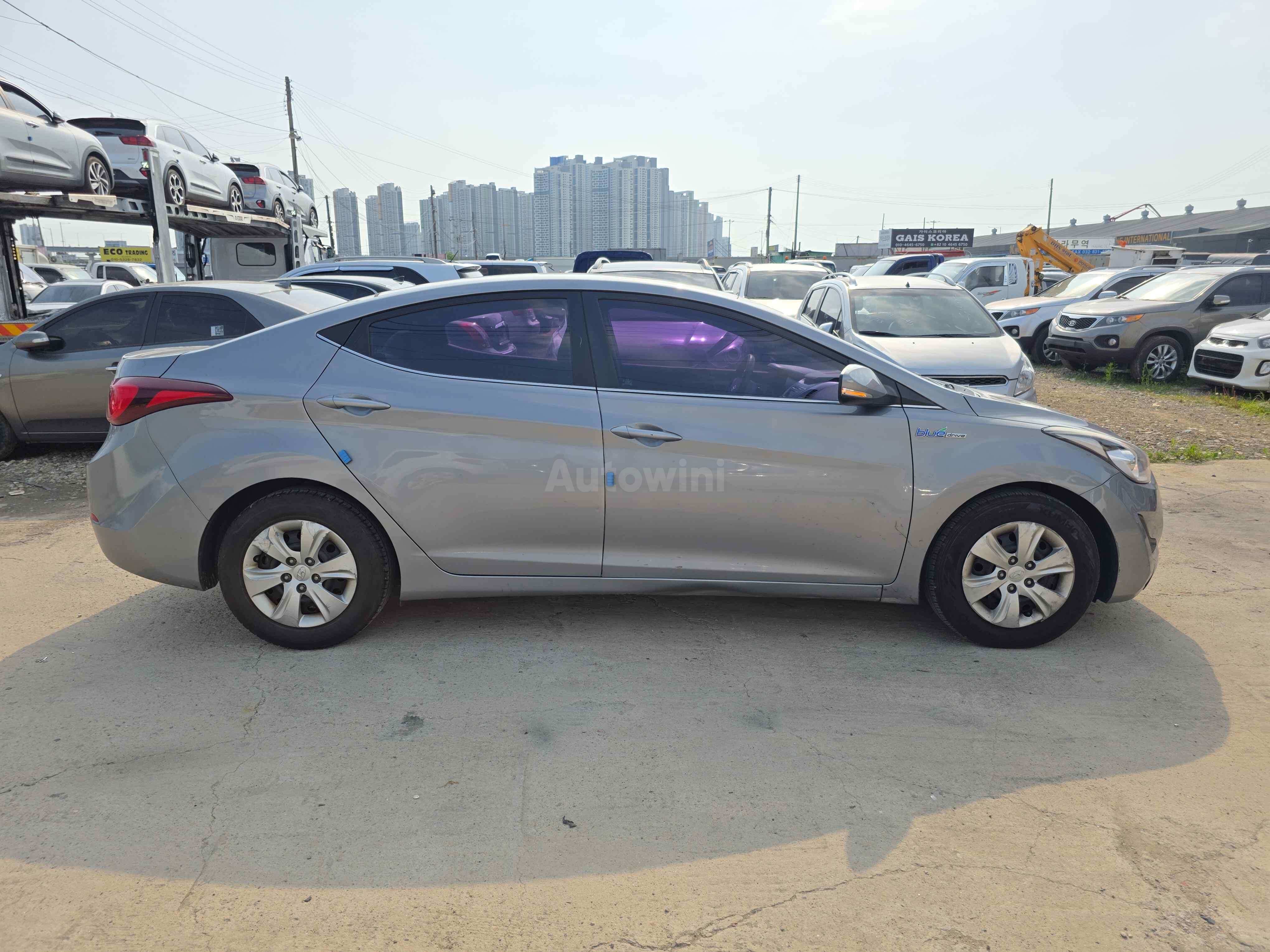2015 HYUNDAI AVANTE VIN: KMHDG41UBFU349187