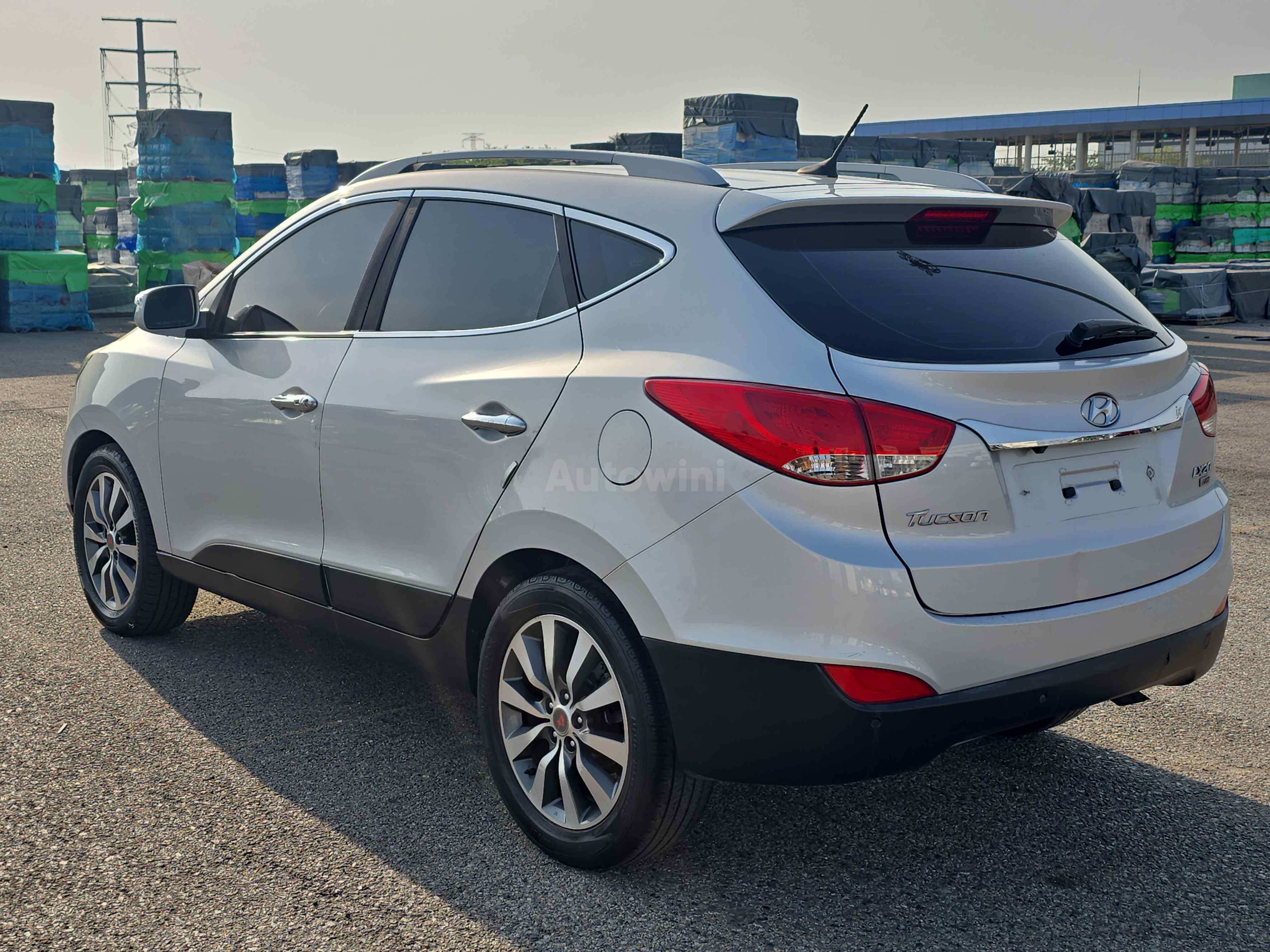 2012 HYUNDAI TUCSON VIN: KMHJU81VBCU379990