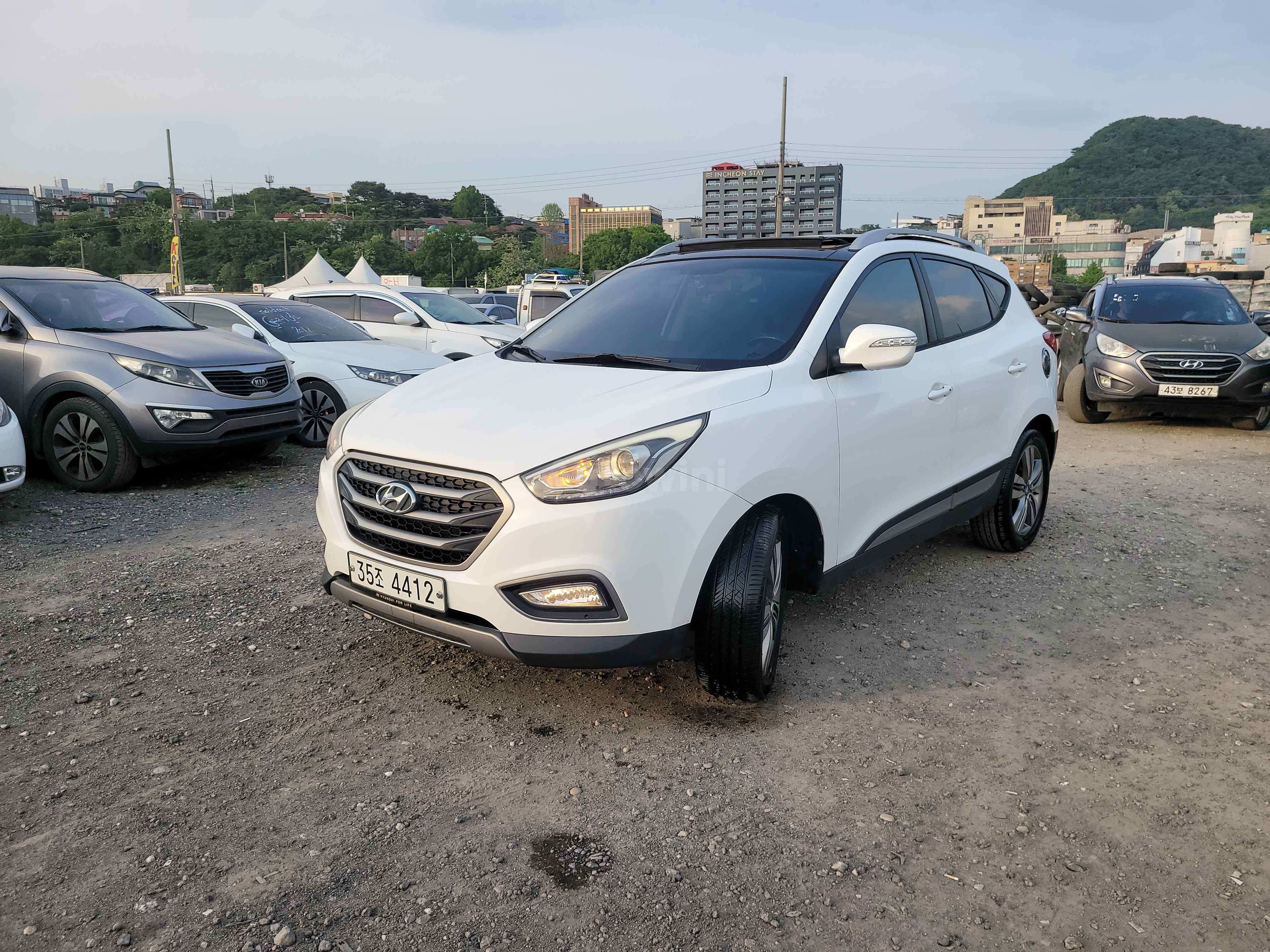 2015 HYUNDAI TUCSON VIN: KMHJT81VBFU948321