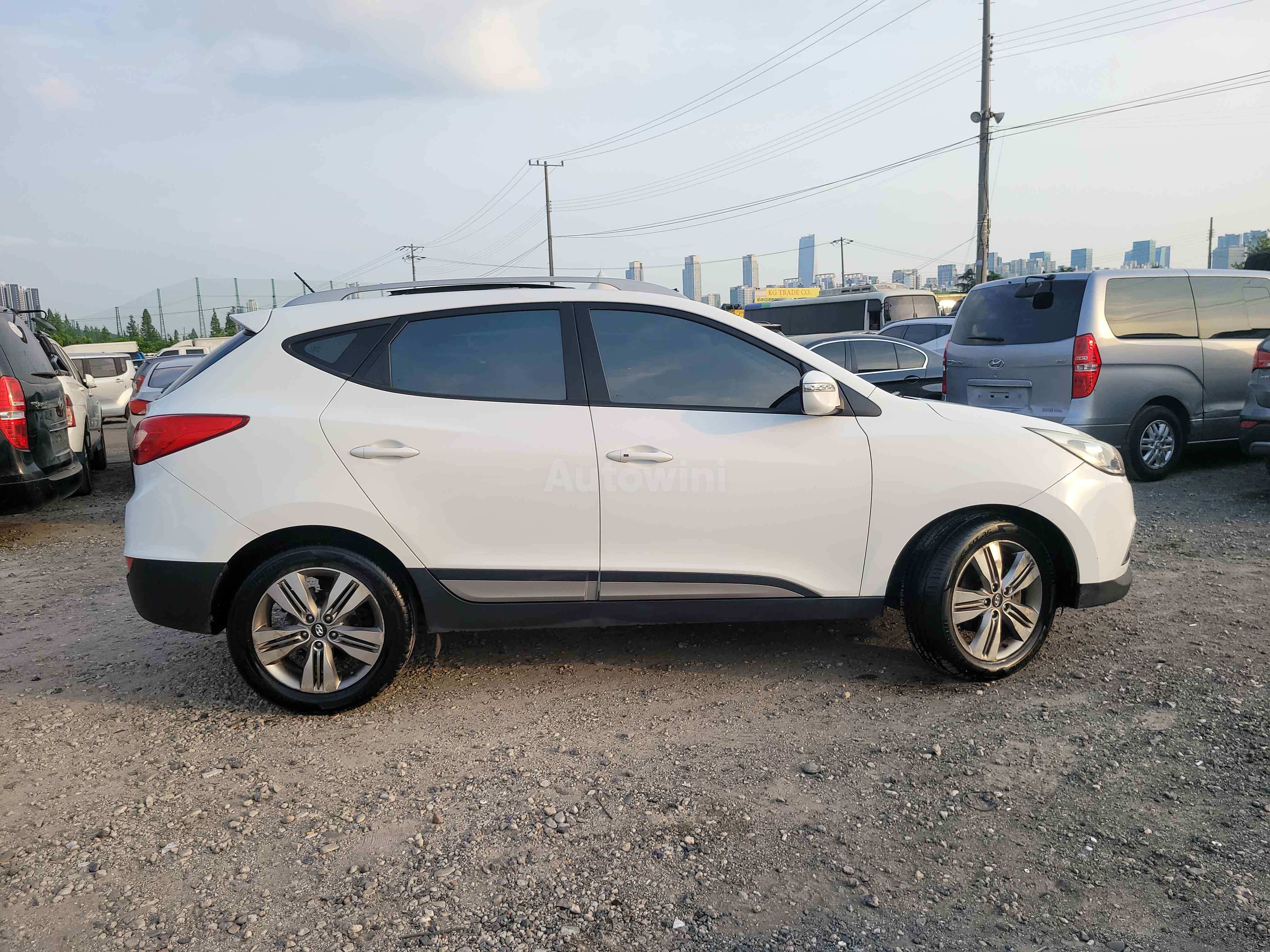 2015 HYUNDAI TUCSON VIN: KMHJT81VBFU948321