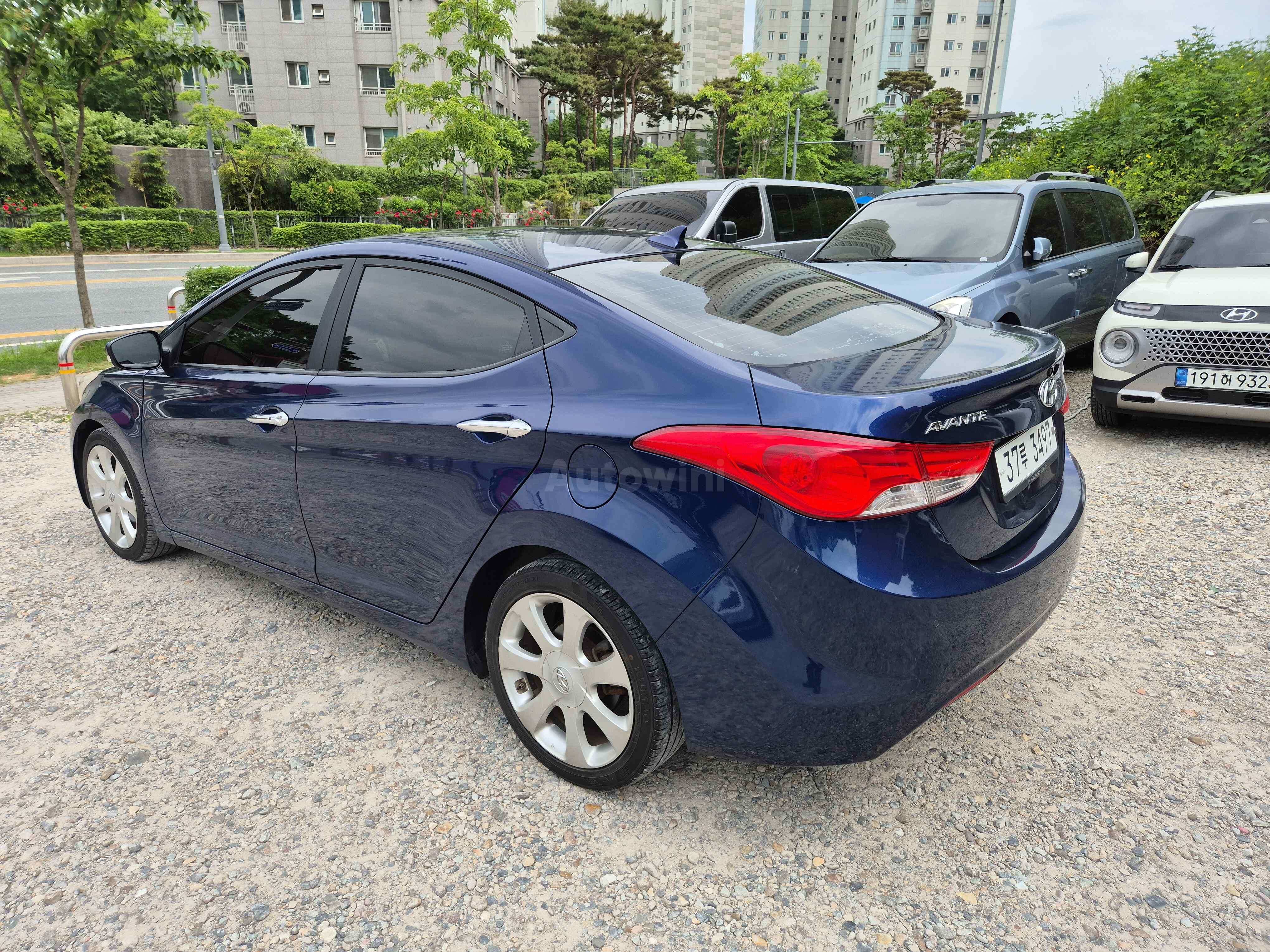 2012 HYUNDAI AVANTE VIN: KMHDH41DBCU193175