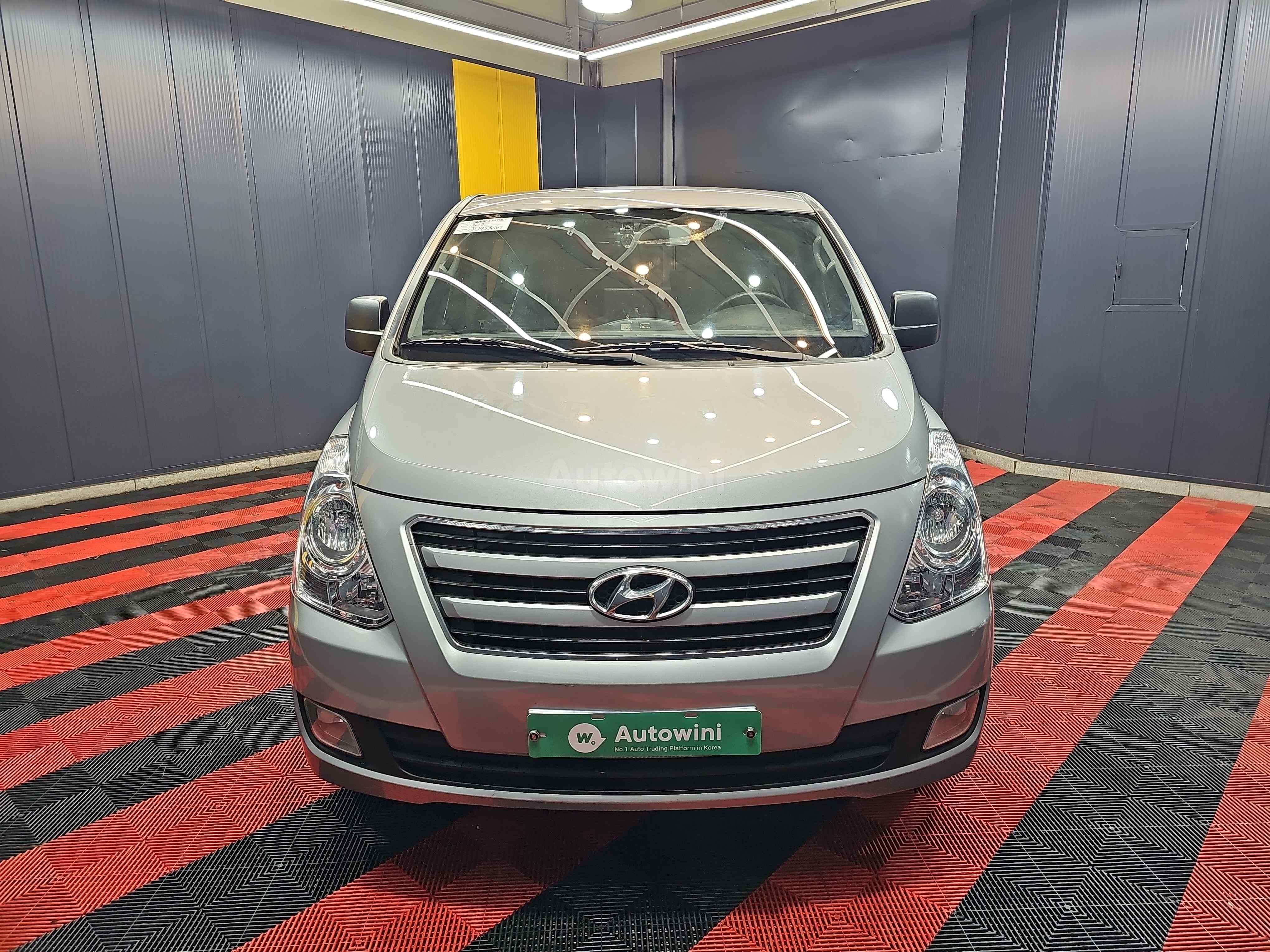 2018 HYUNDAI STAREX VIN: KMJWA37KAJU953602
