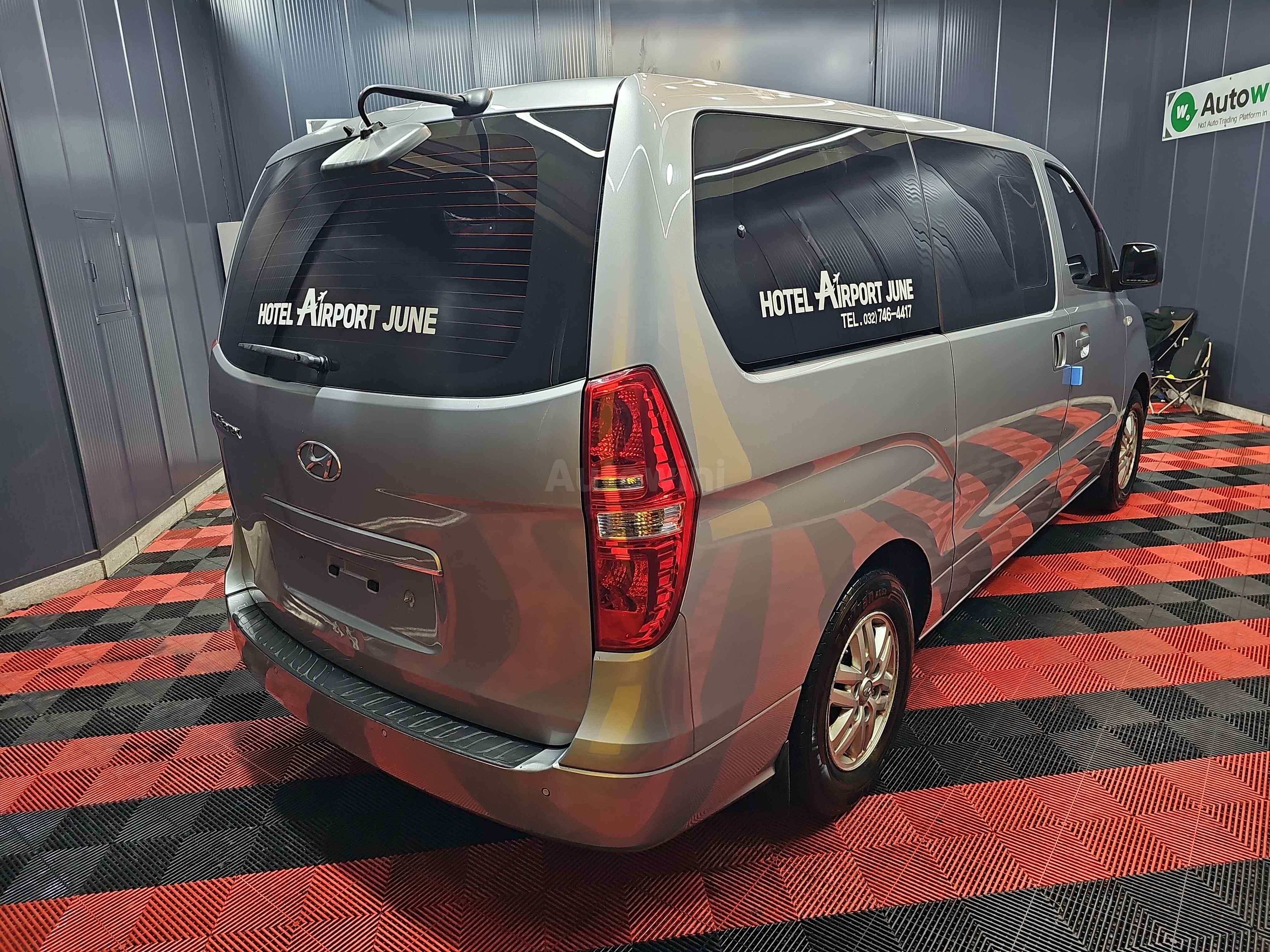 2018 HYUNDAI STAREX VIN: KMJWA37KAJU953602