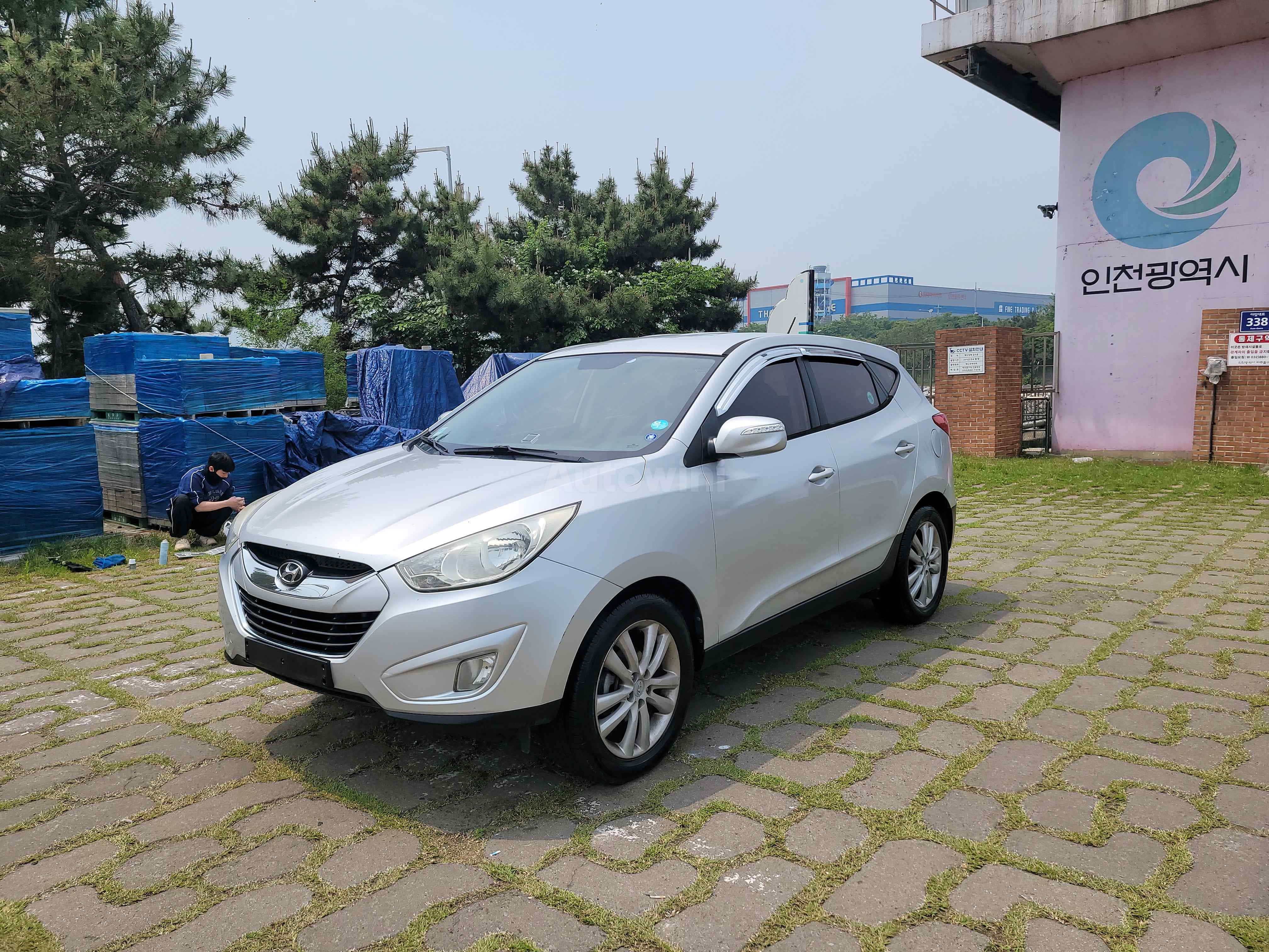 2010 HYUNDAI TUCSON VIN: KMHJU81VBAU043591