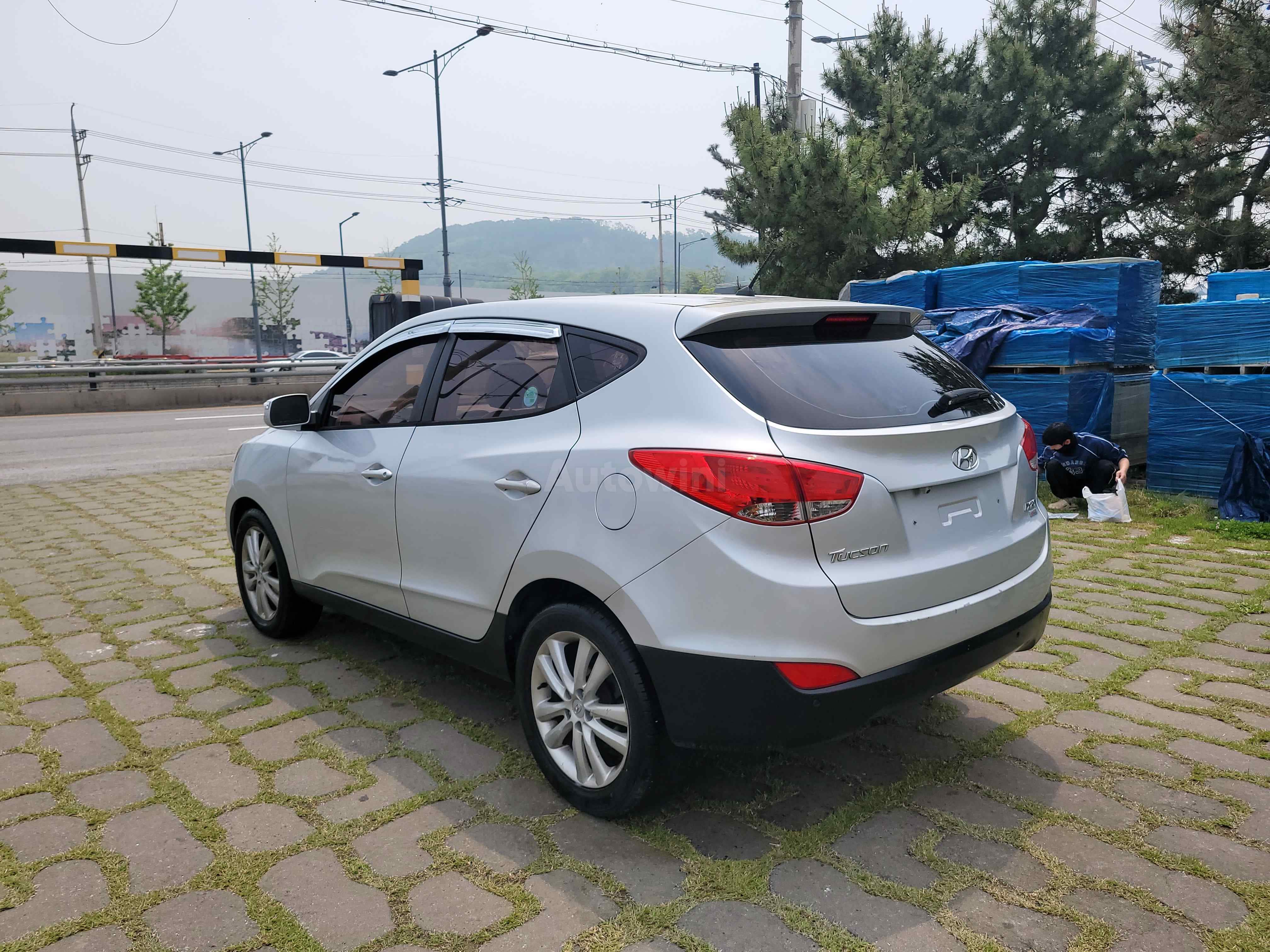 2010 HYUNDAI TUCSON VIN: KMHJU81VBAU043591