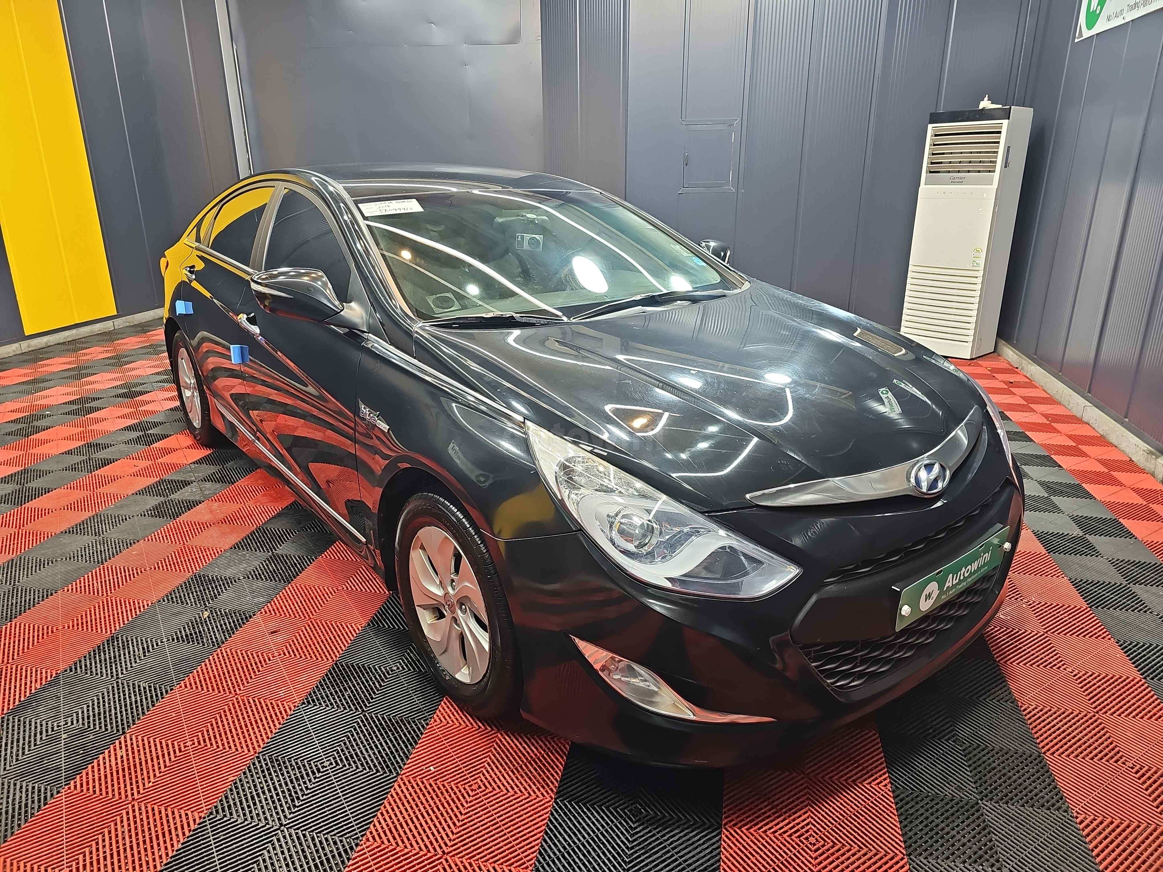 2014 HYUNDAI SONATA VIN: KMHEA415BEA097913