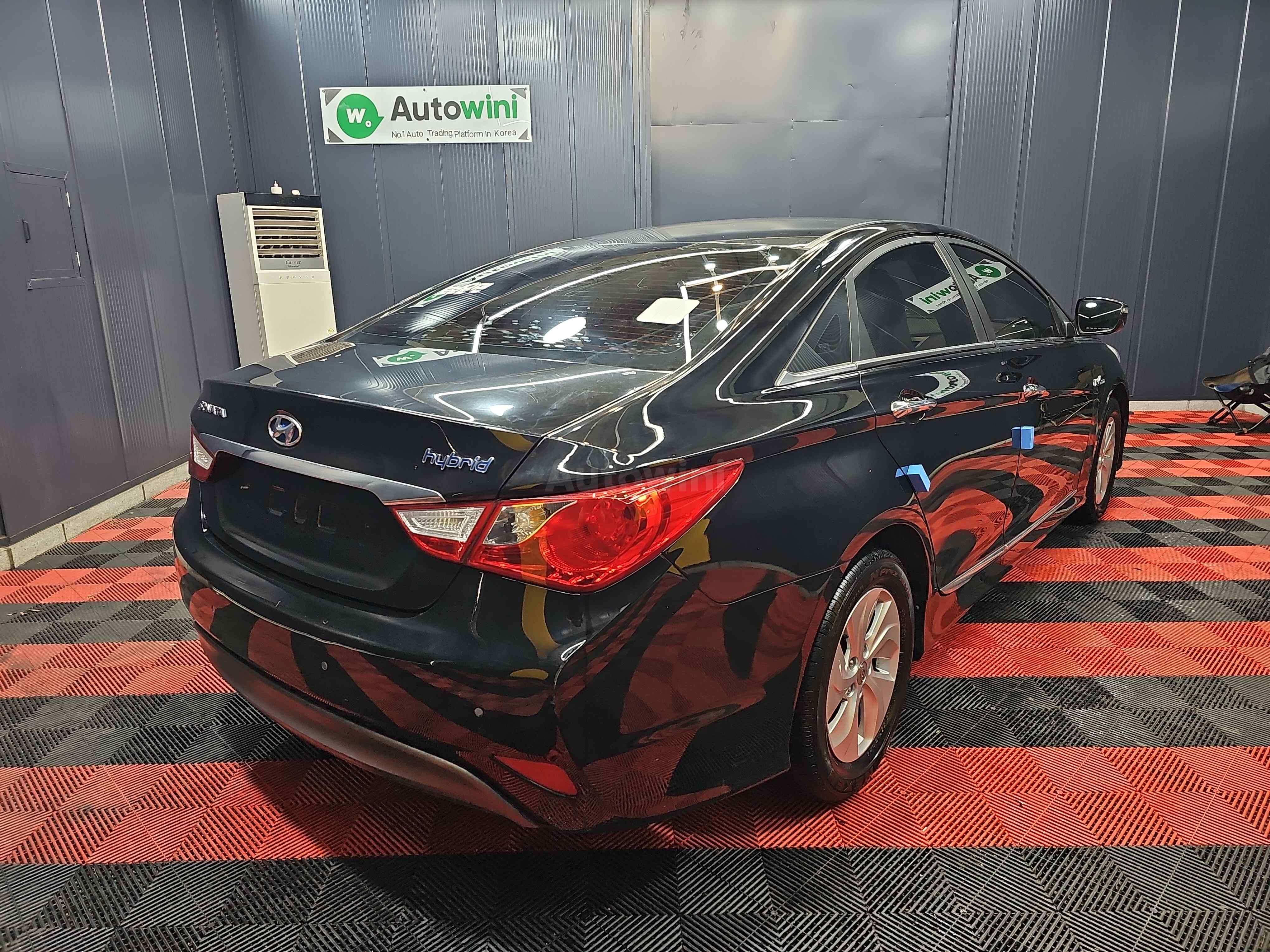 2014 HYUNDAI SONATA VIN: KMHEA415BEA097913