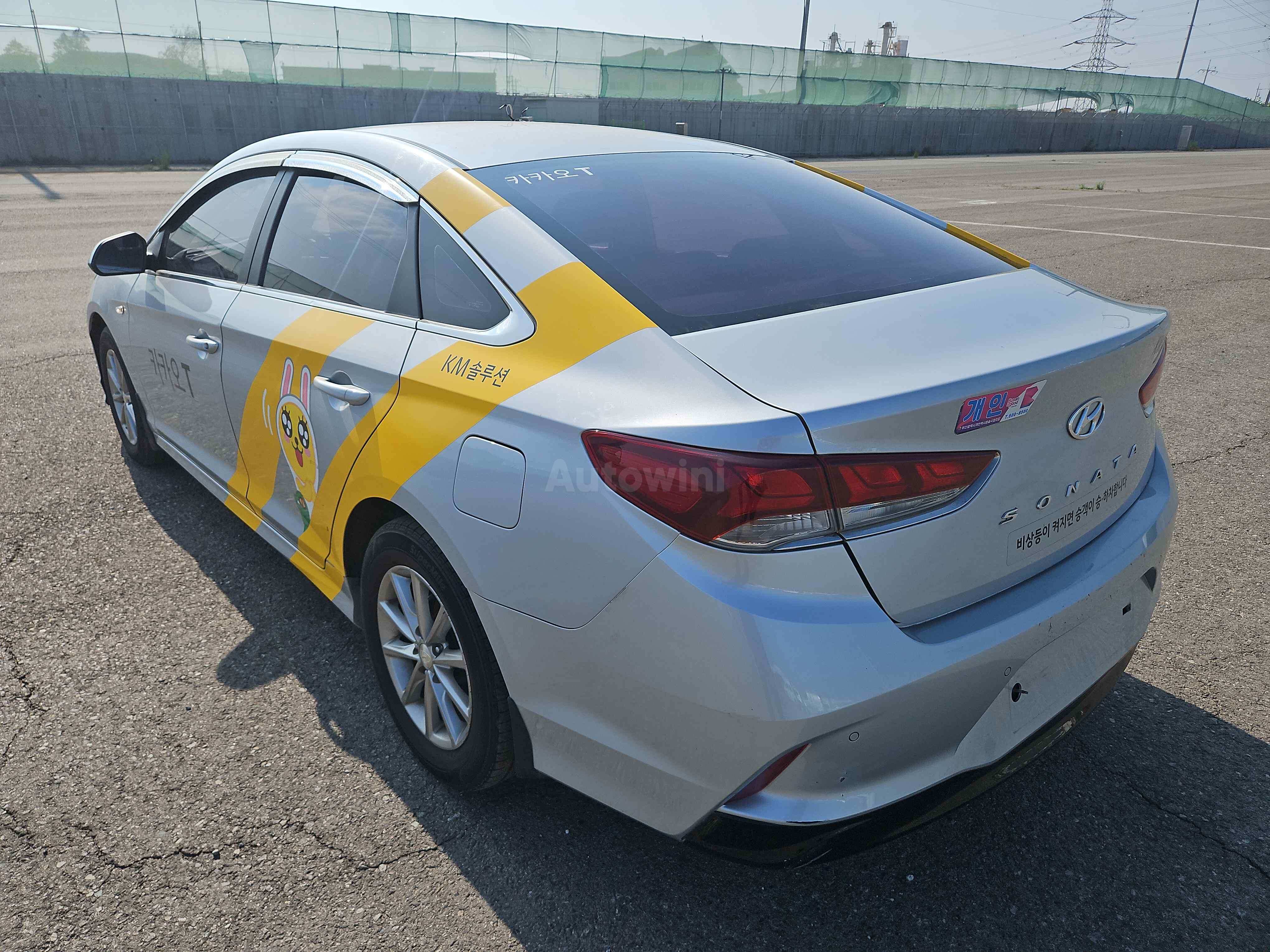 2018 HYUNDAI SONATA VIN: KMHE341DBJA386840