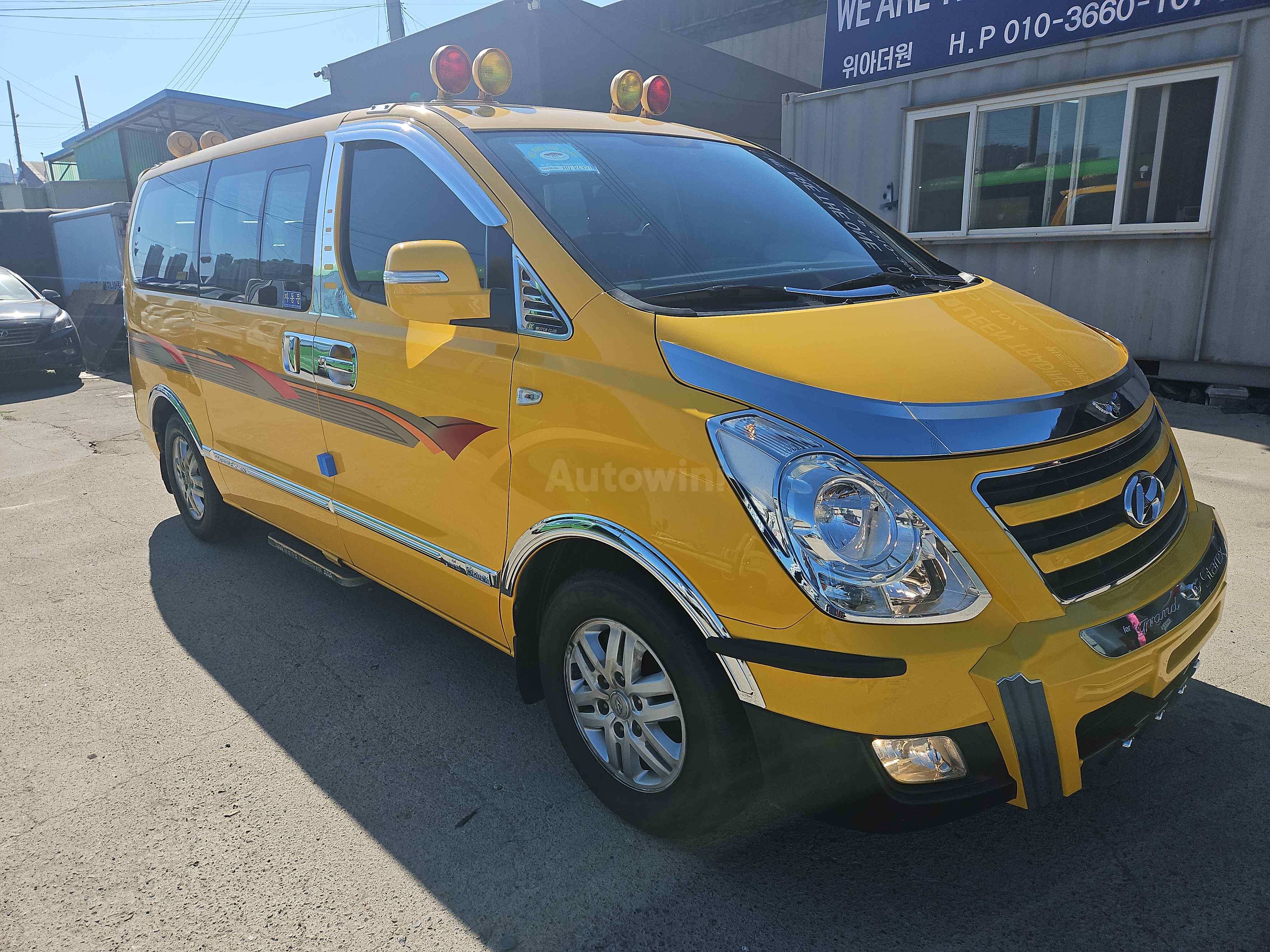 2017 HYUNDAI STAREX VIN: KMJWA37KBHU863211