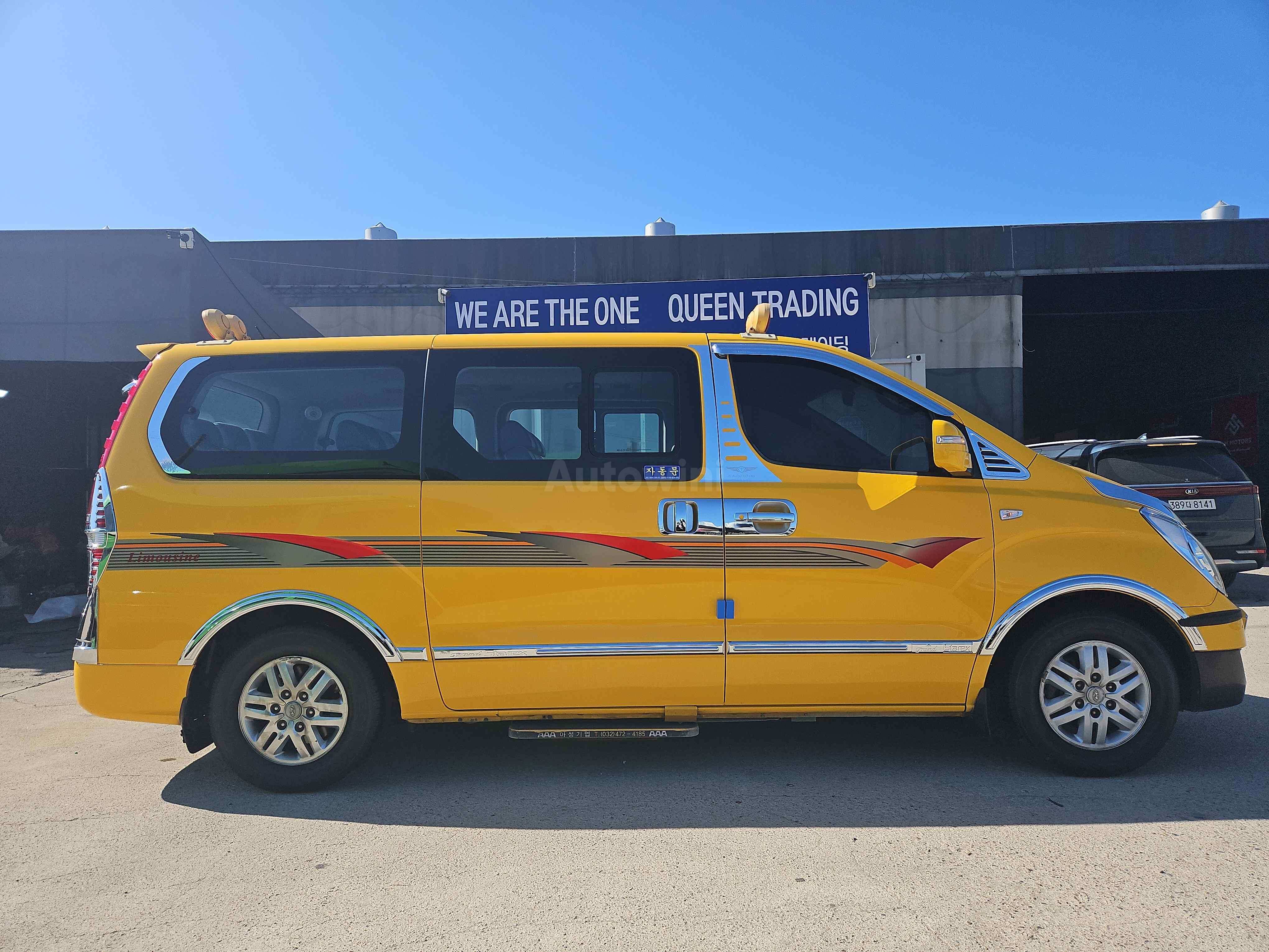 2017 HYUNDAI STAREX VIN: KMJWA37KBHU863211