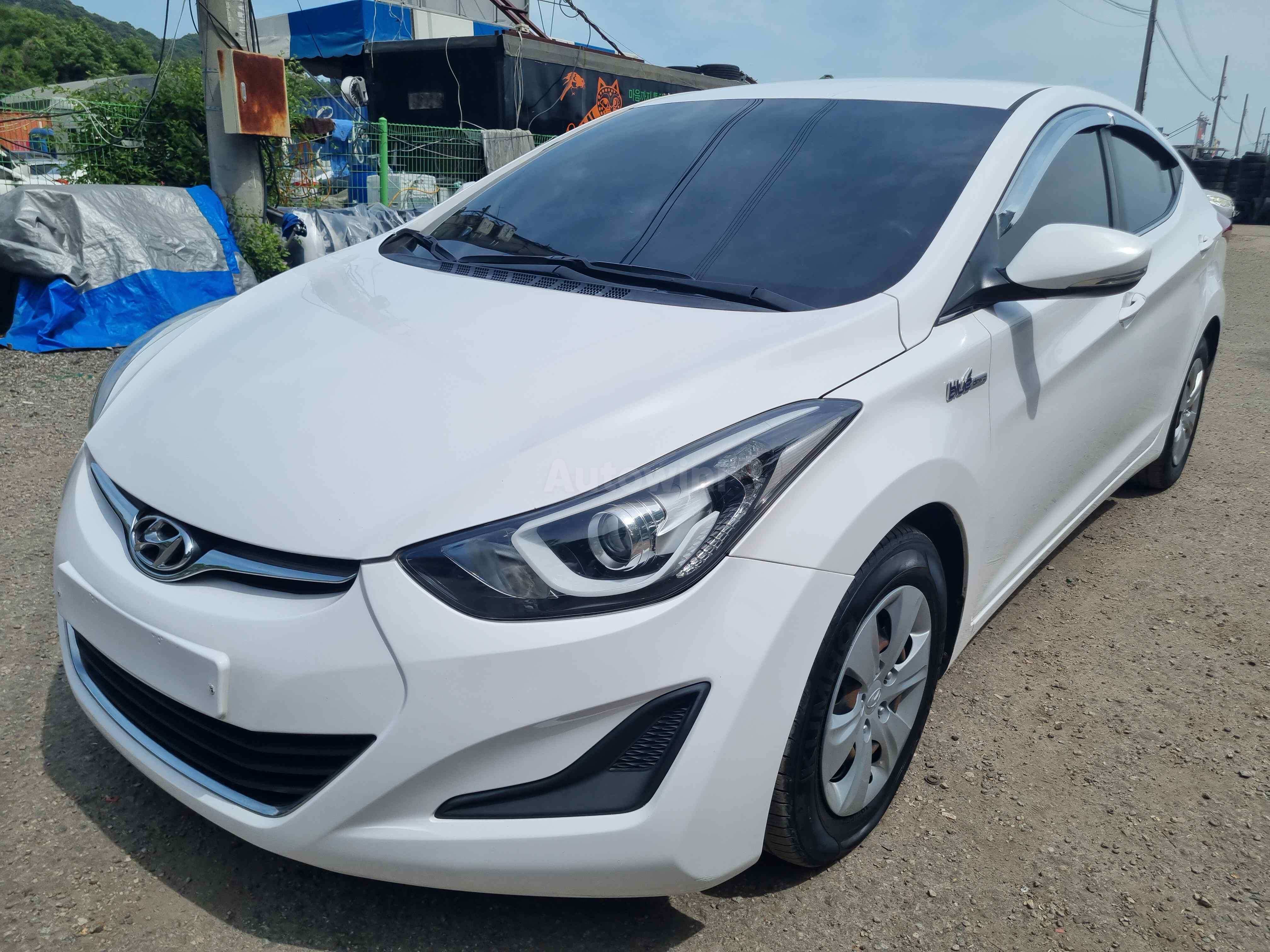 2015 HYUNDAI AVANTE VIN: KMHDG41UBFU189447