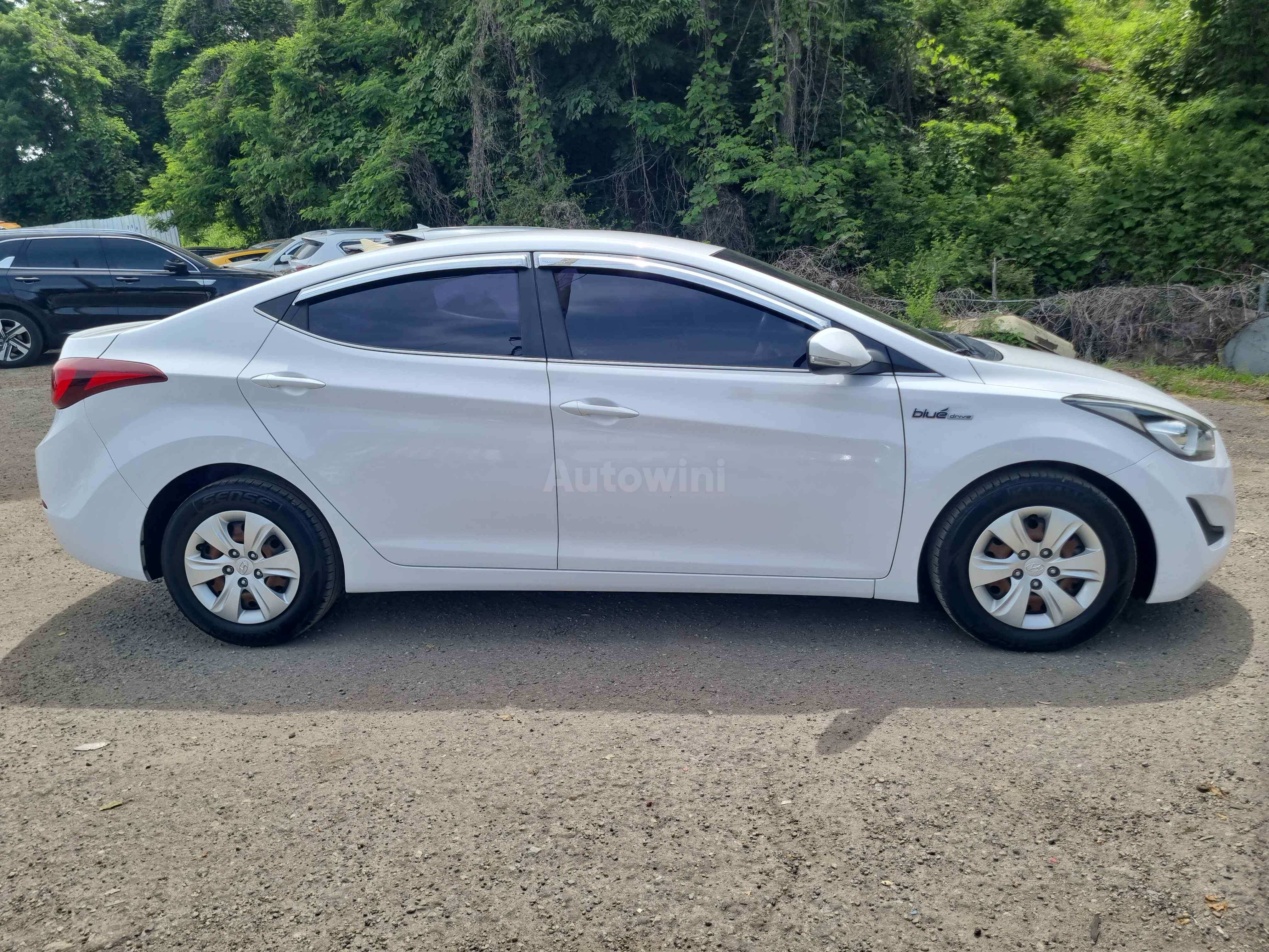 2015 HYUNDAI AVANTE VIN: KMHDG41UBFU189447