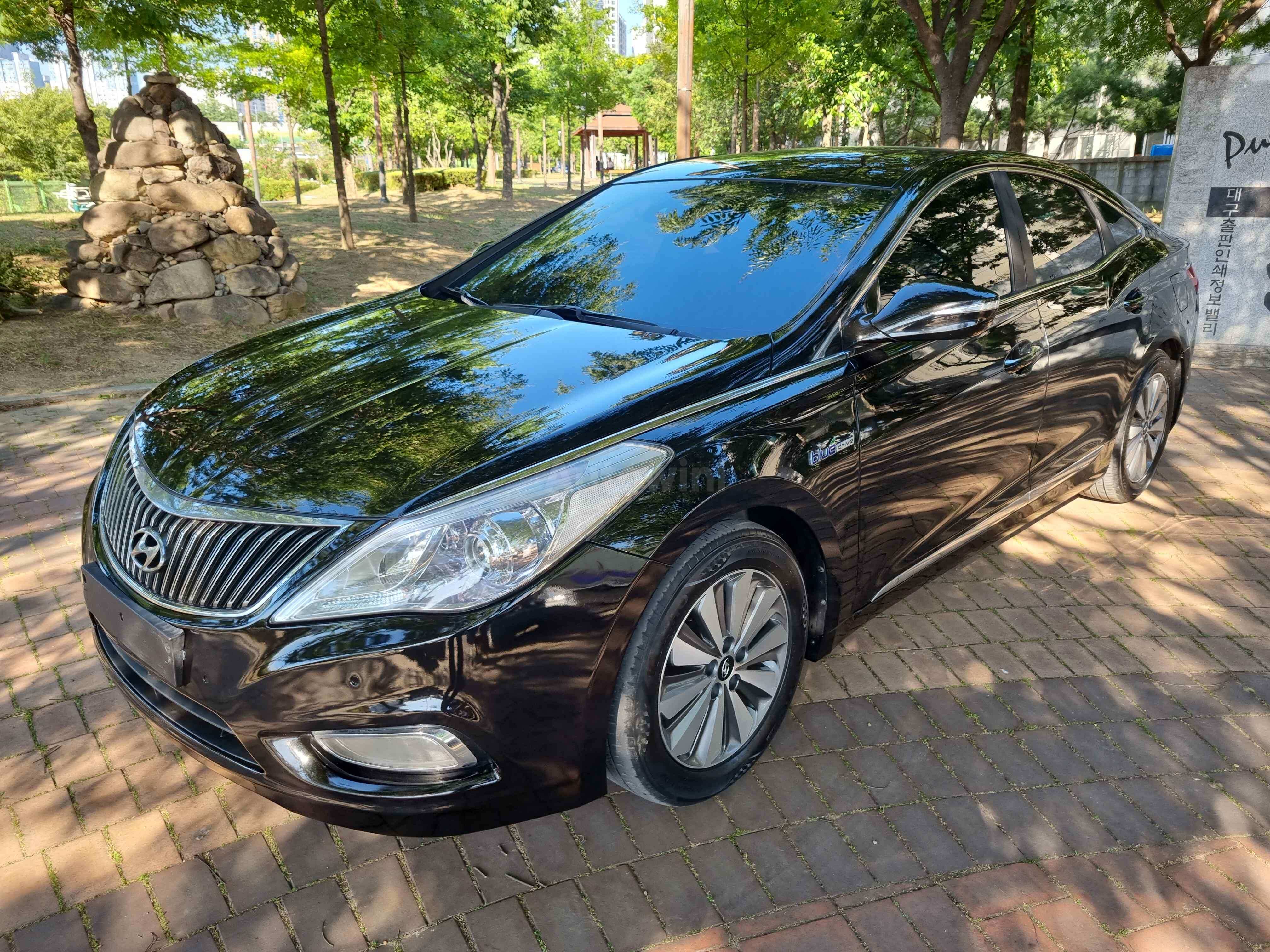 2015 HYUNDAI GRANDEUR VIN: KMHFG413BFA005768