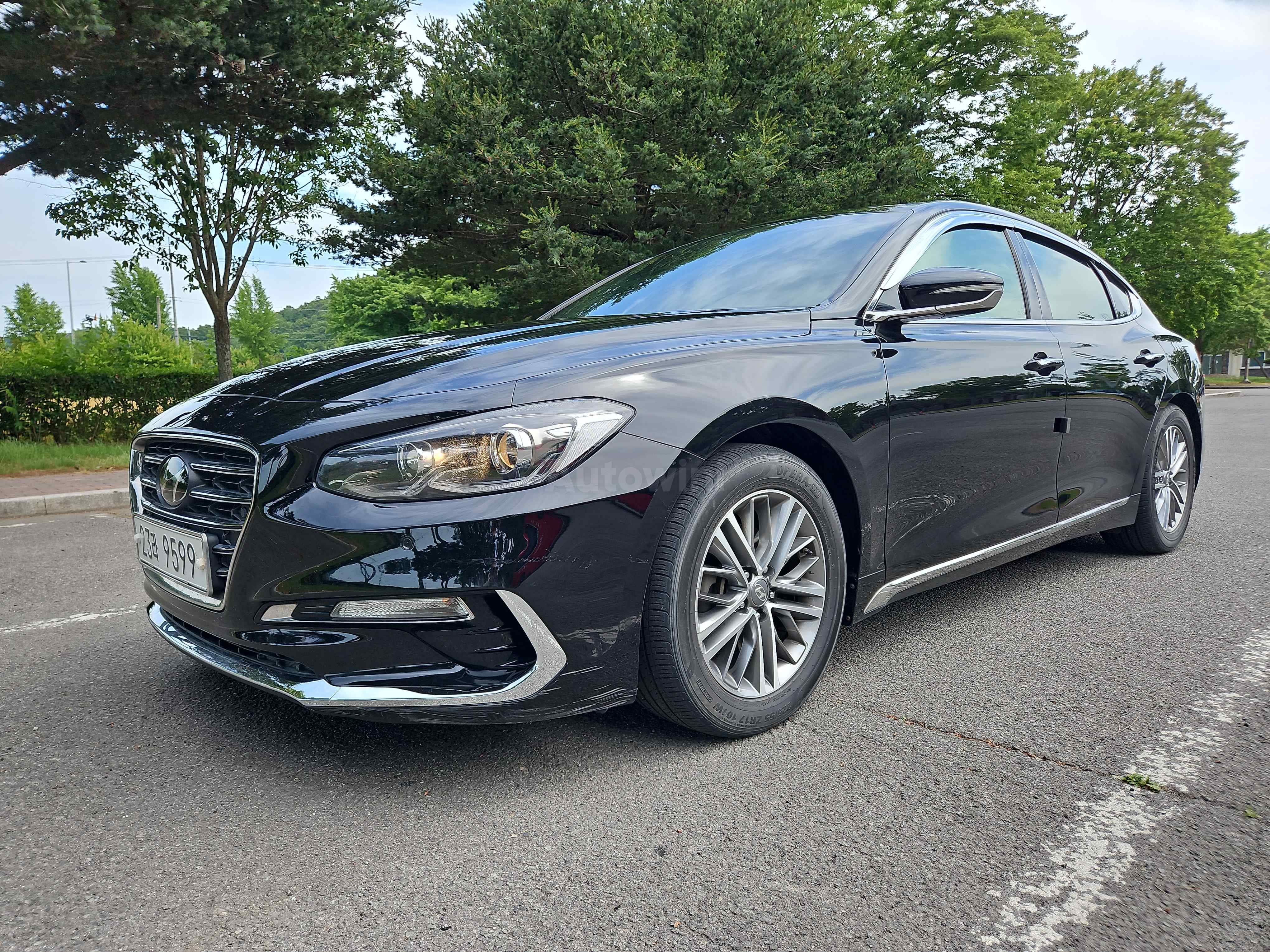 2018 HYUNDAI GRANDEUR VIN: KMHF241NBJA076383