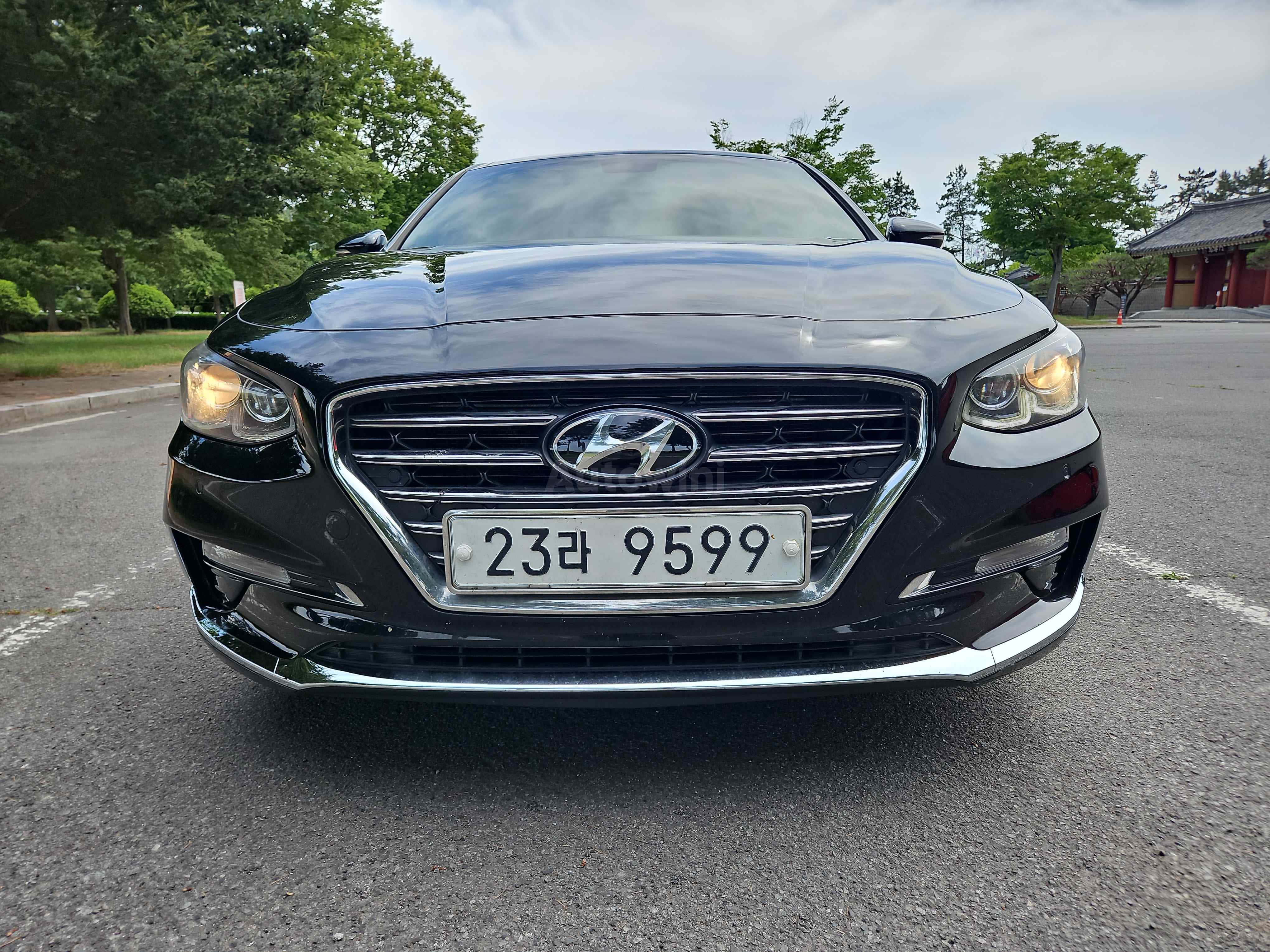 2018 HYUNDAI GRANDEUR VIN: KMHF241NBJA076383