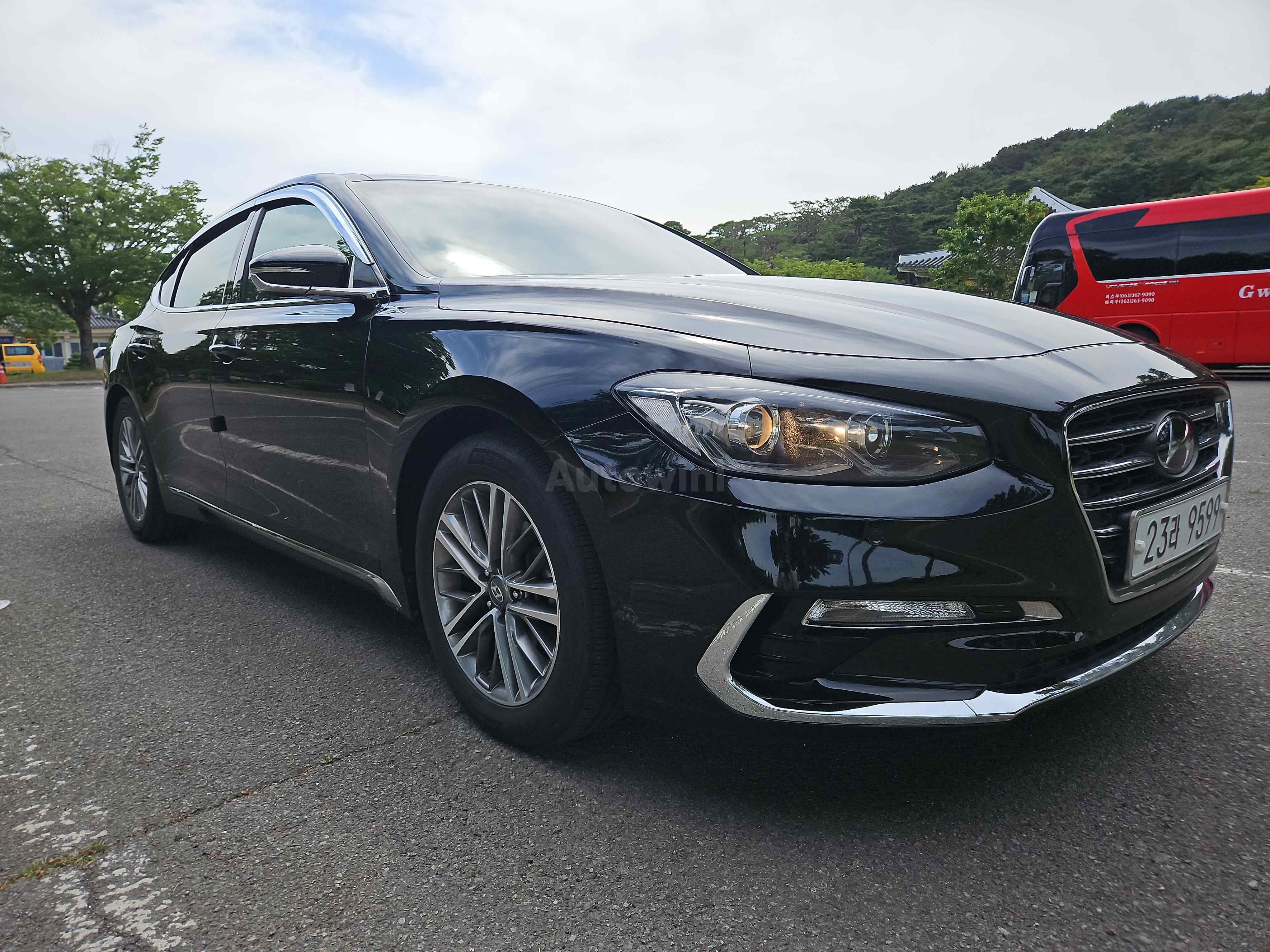 2018 HYUNDAI GRANDEUR VIN: KMHF241NBJA076383