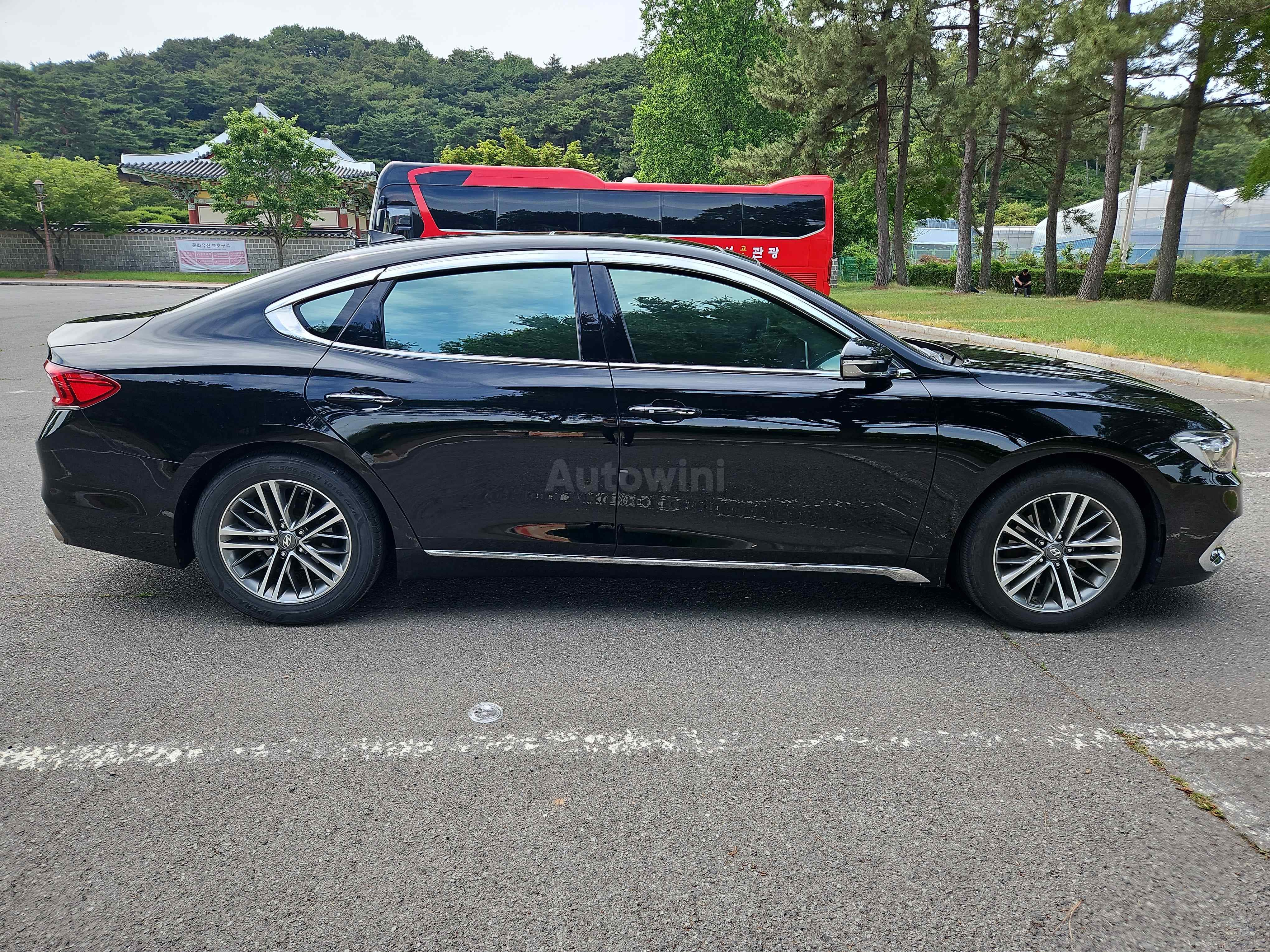 2018 HYUNDAI GRANDEUR VIN: KMHF241NBJA076383