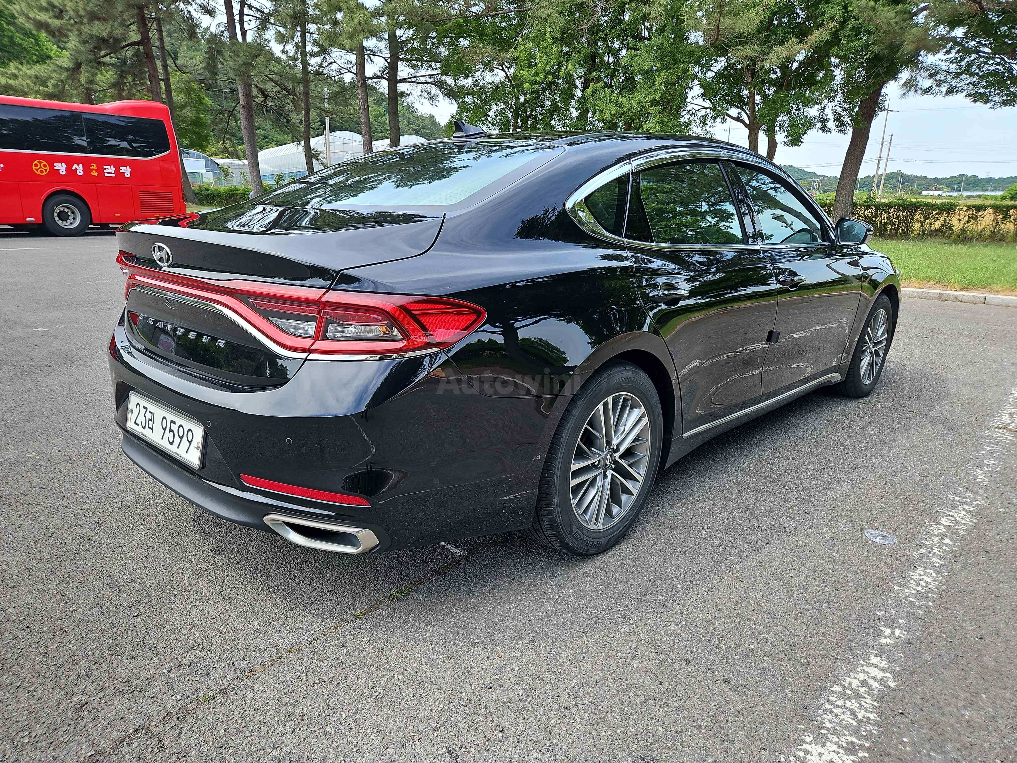 2018 HYUNDAI GRANDEUR VIN: KMHF241NBJA076383