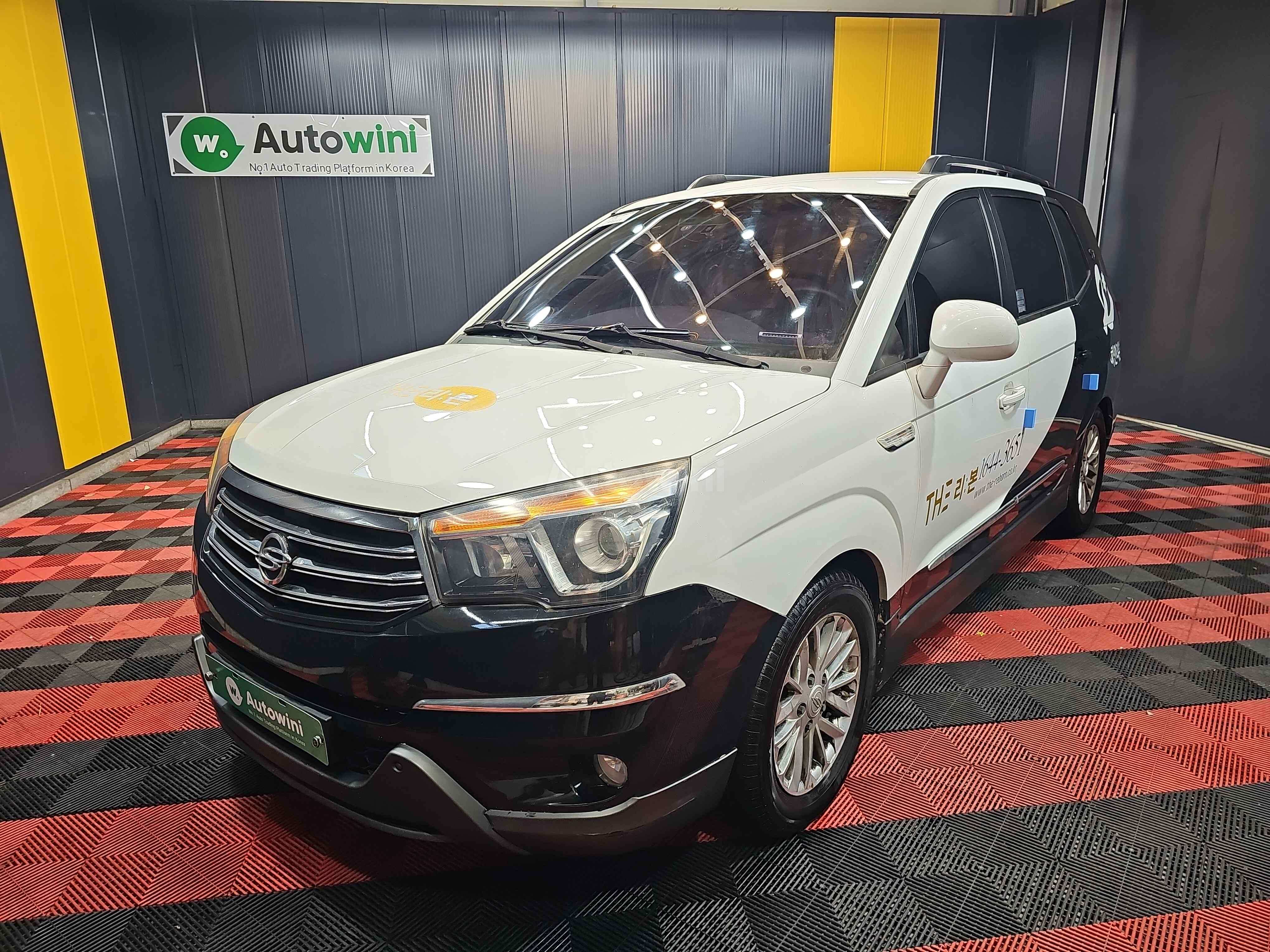 2014 KGM (SSANGYONG) KORANDO VIN: KPDKFDNN1EP075164
