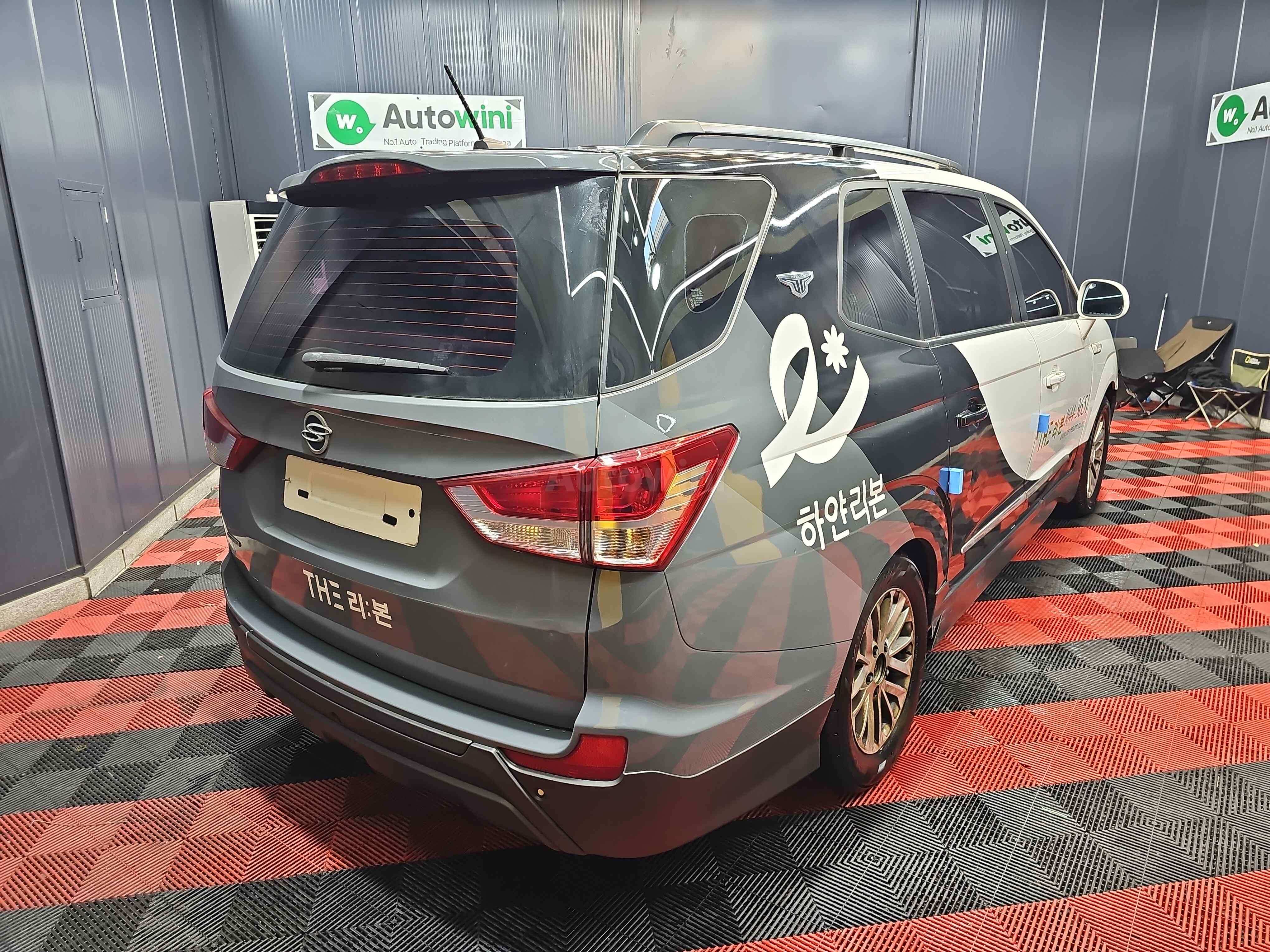 2014 KGM (SSANGYONG) KORANDO VIN: KPDKFDNN1EP075164