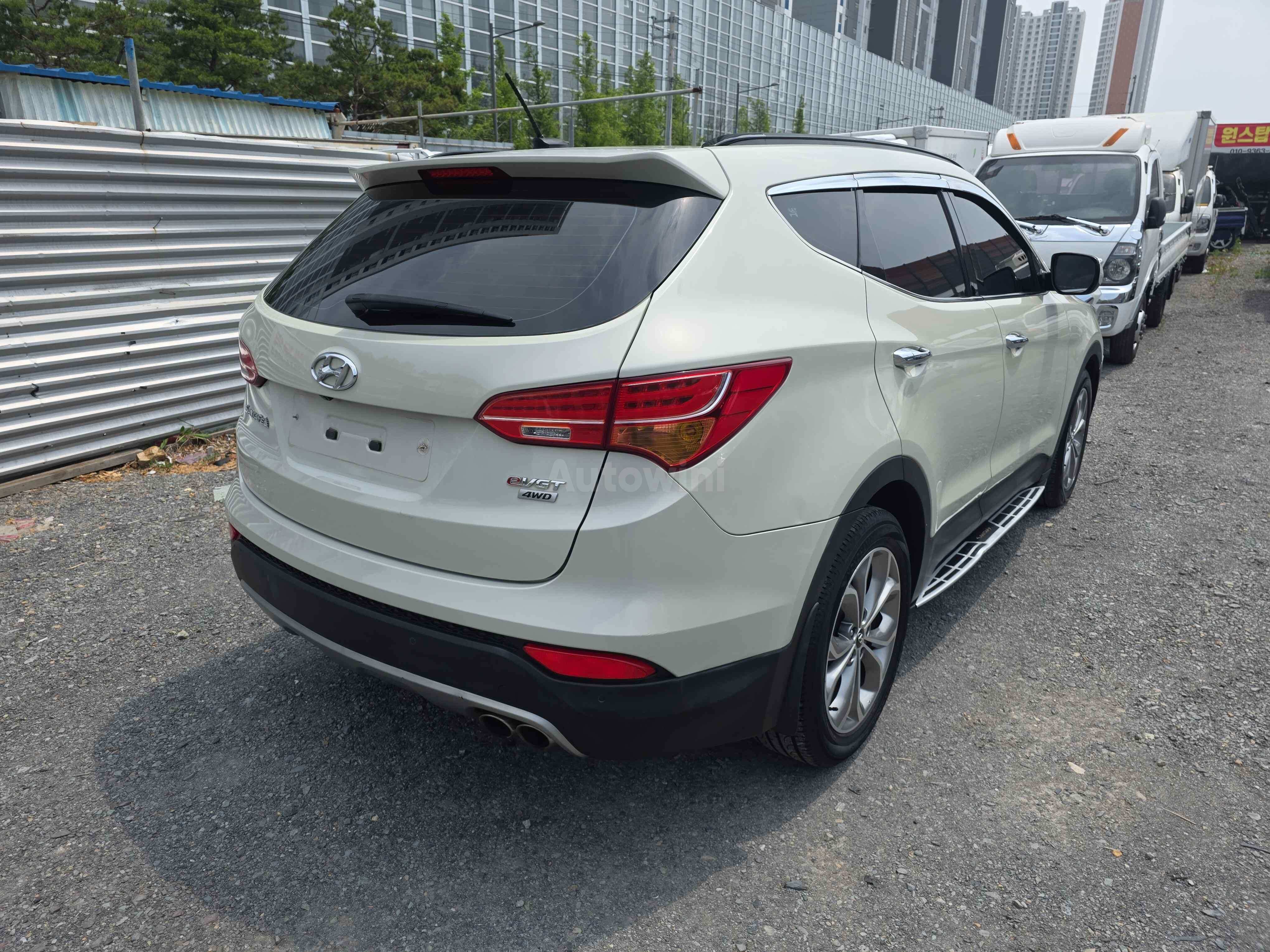 2013 HYUNDAI SANTAFE VIN: KMHSW81XDDU125208