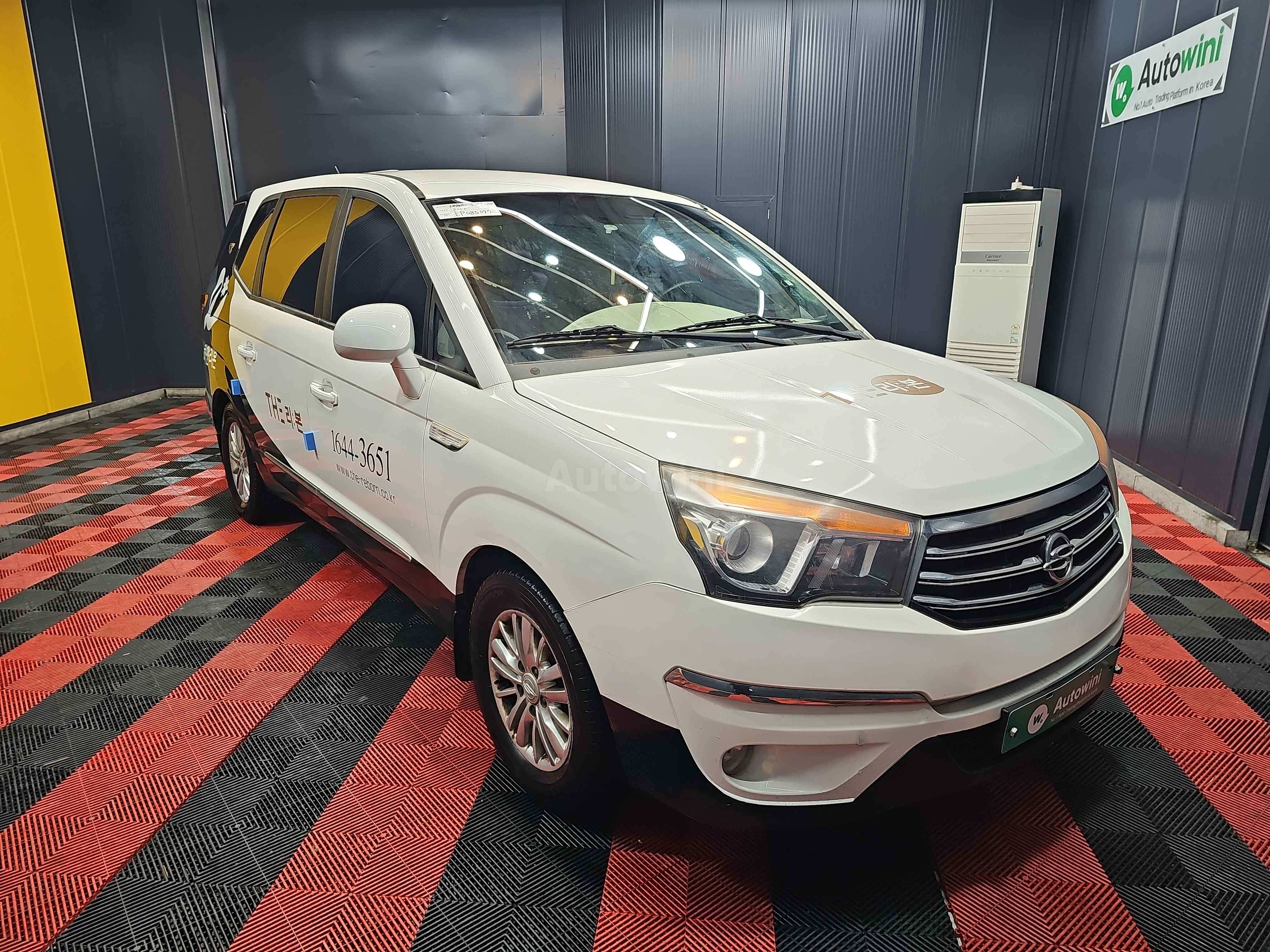 2014 KGM (SSANGYONG) KORANDO VIN: KPDKFDNN1EP085077