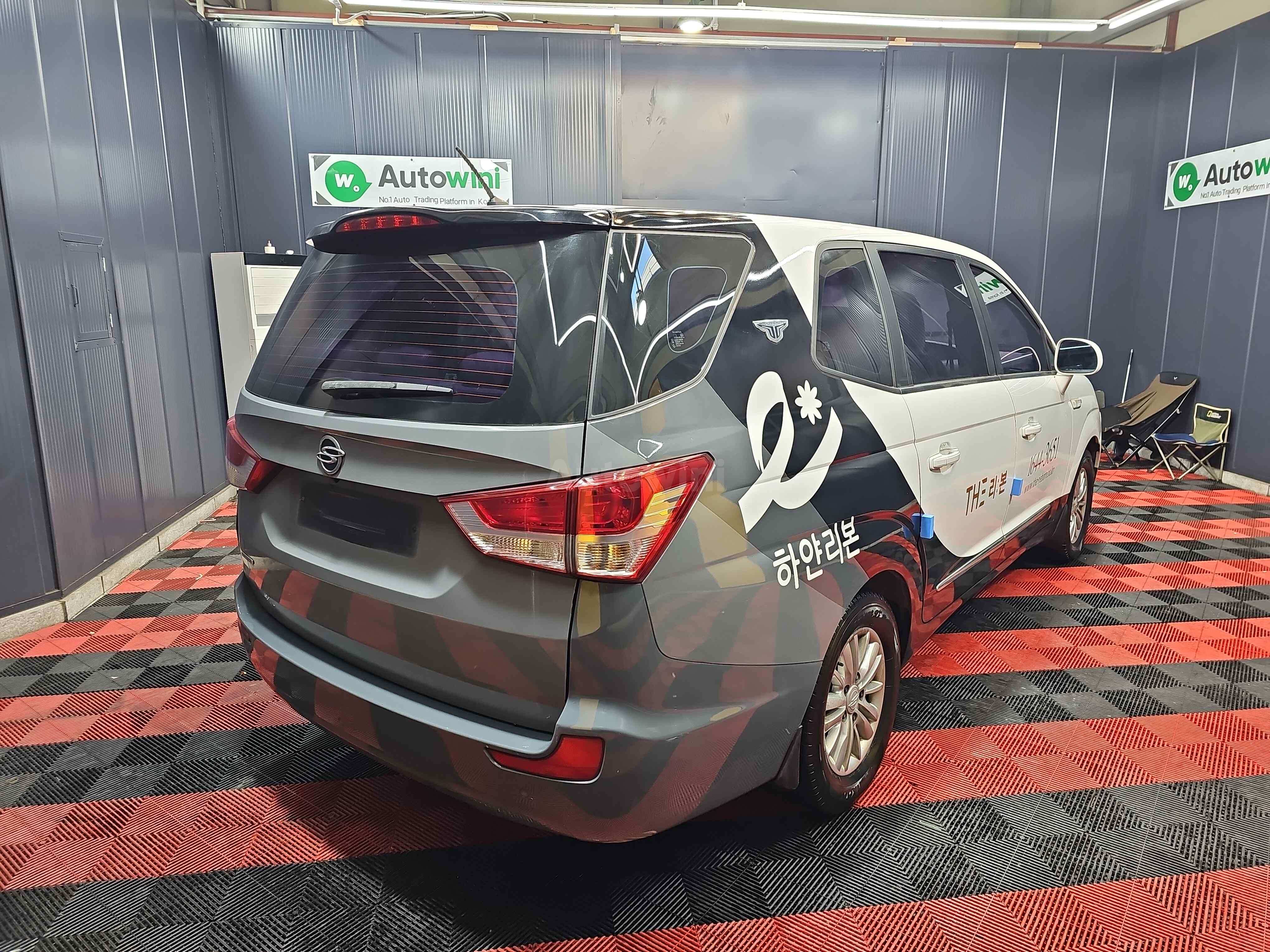 2014 KGM (SSANGYONG) KORANDO VIN: KPDKFDNN1EP085077