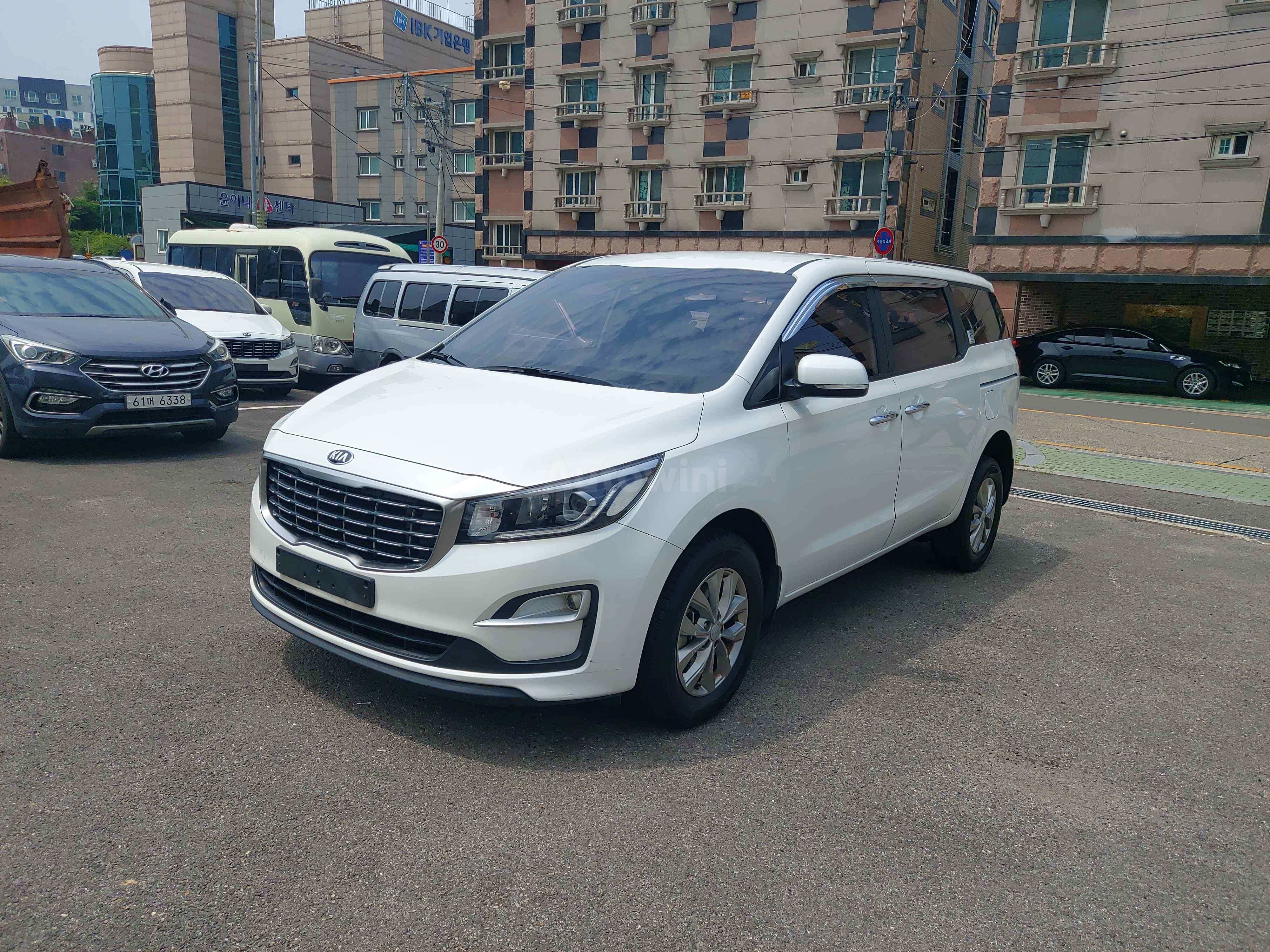 2019 KIA CARNIVAL VIN: KNHMF37ABKS493547