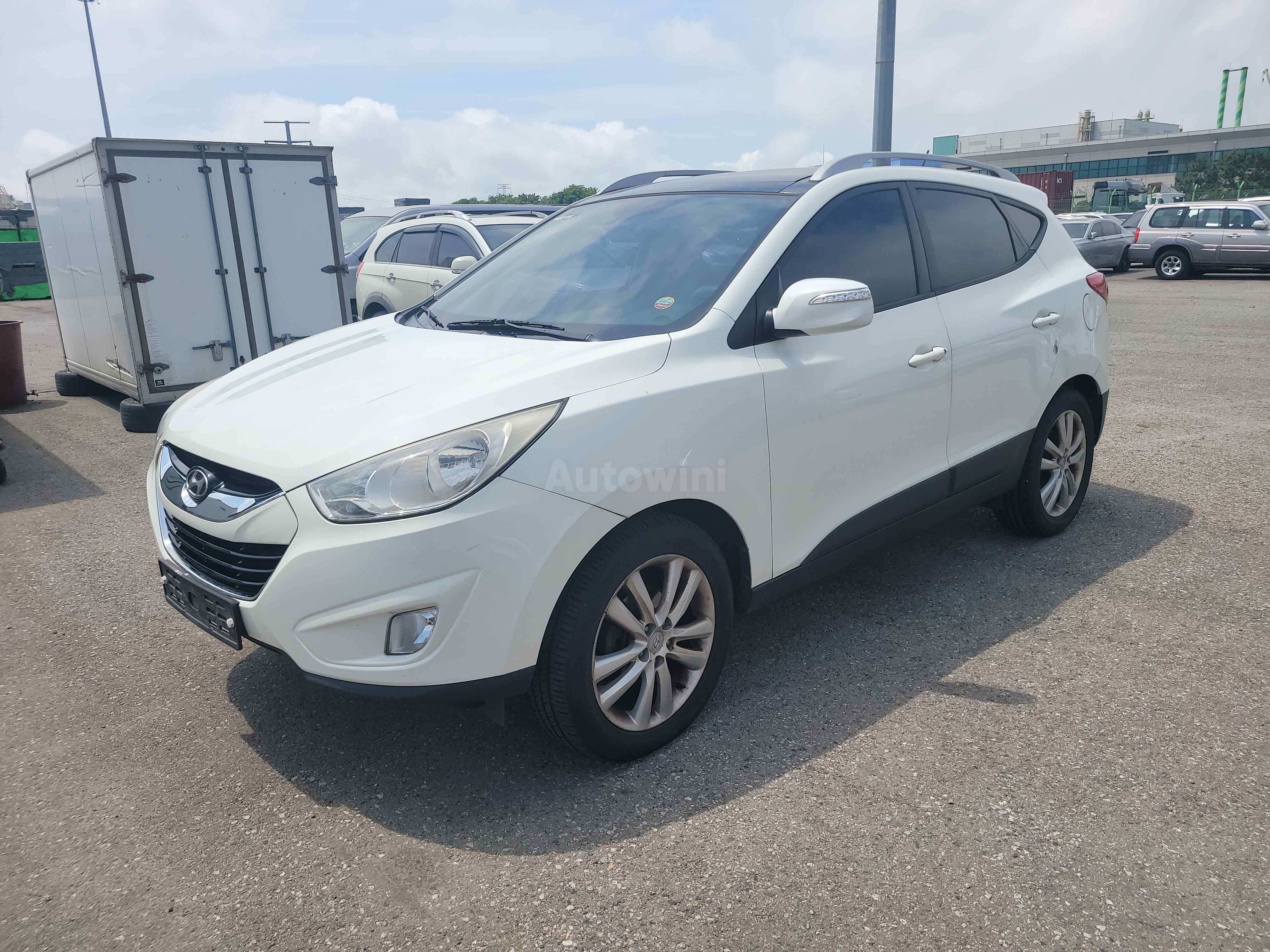 2010 HYUNDAI TUCSON VIN: KMHJU81VBAU011749