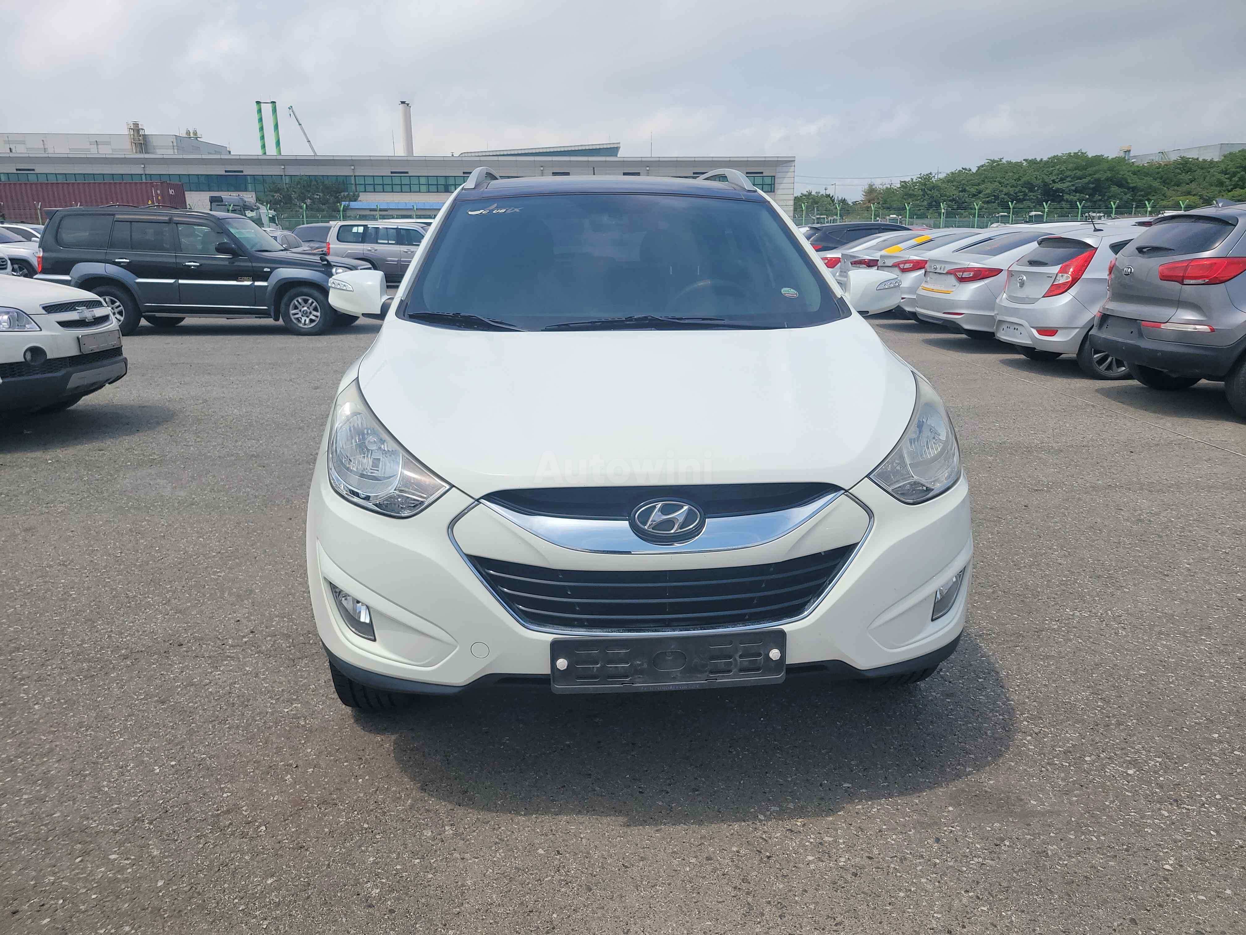 2010 HYUNDAI TUCSON VIN: KMHJU81VBAU011749
