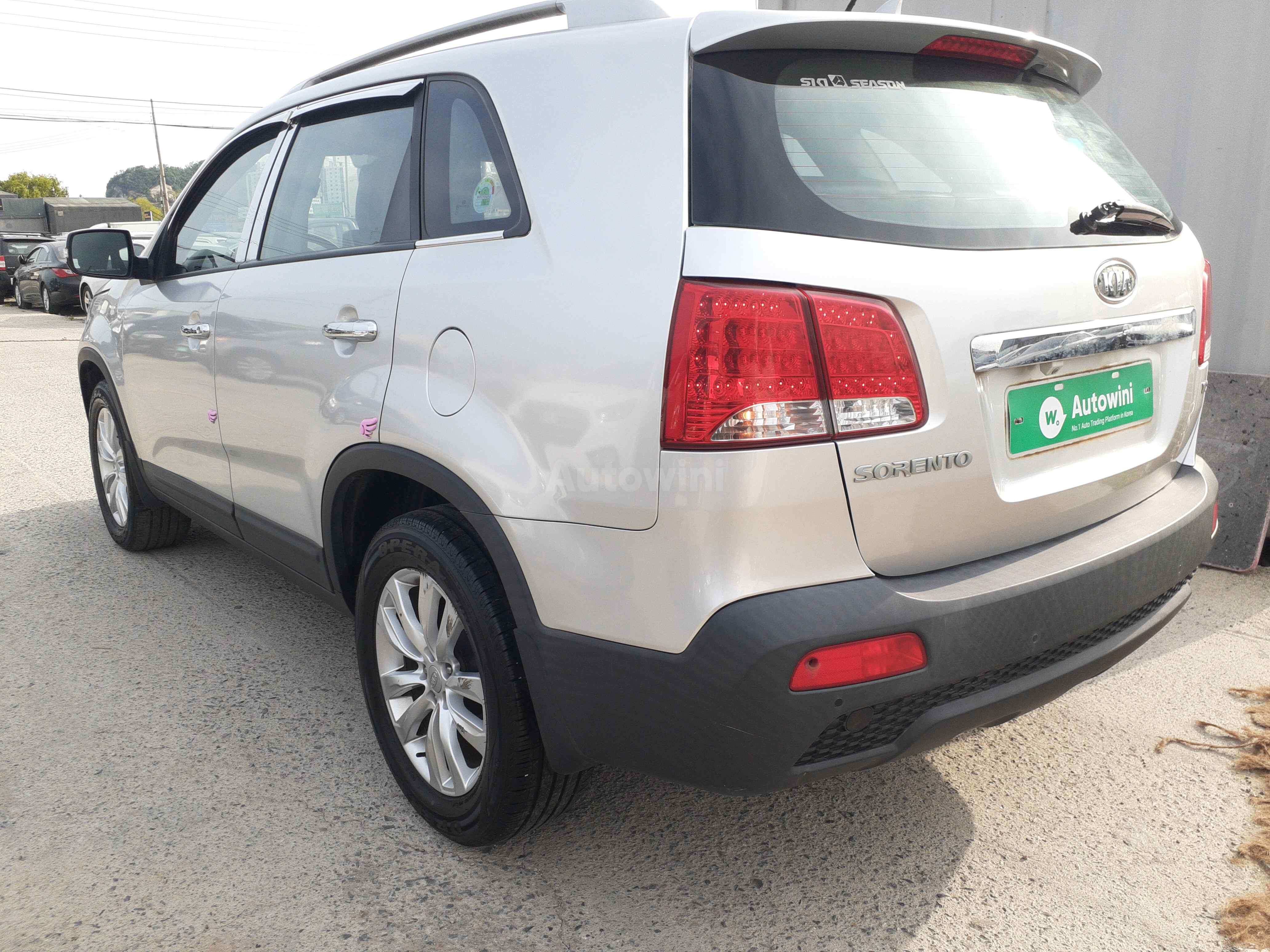 2010 KIA SORENTO VIN: KNAKU815BAA056403