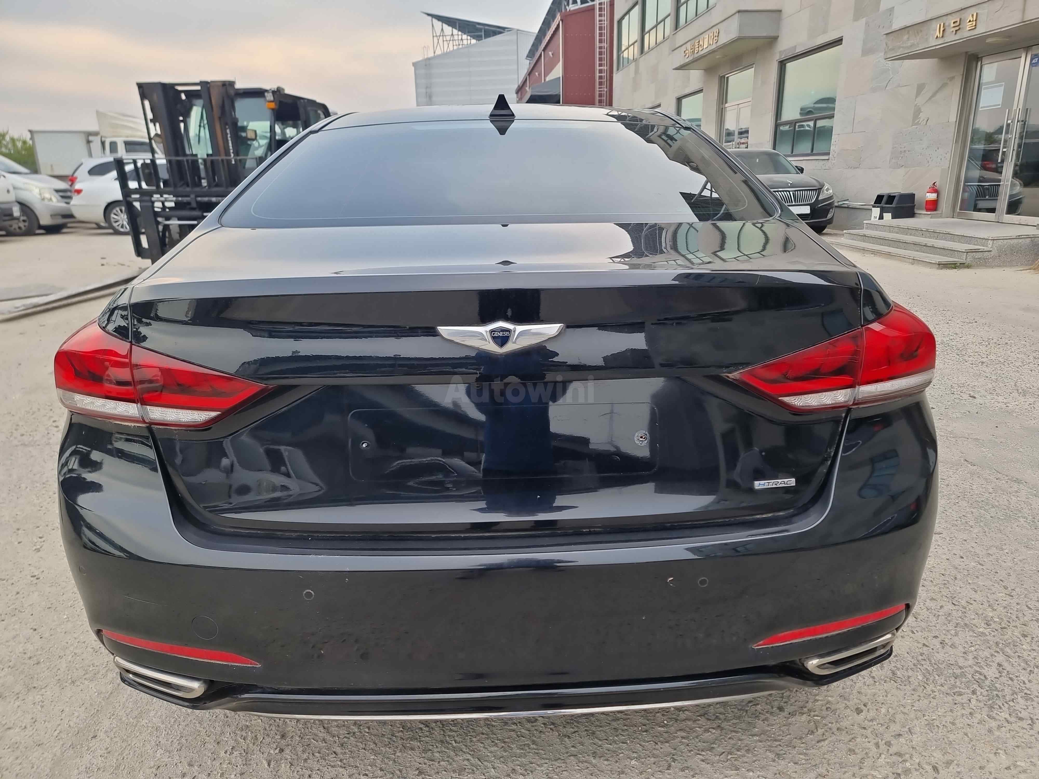 2015 HYUNDAI GENESIS VIN: KMHGL41DDFU056267