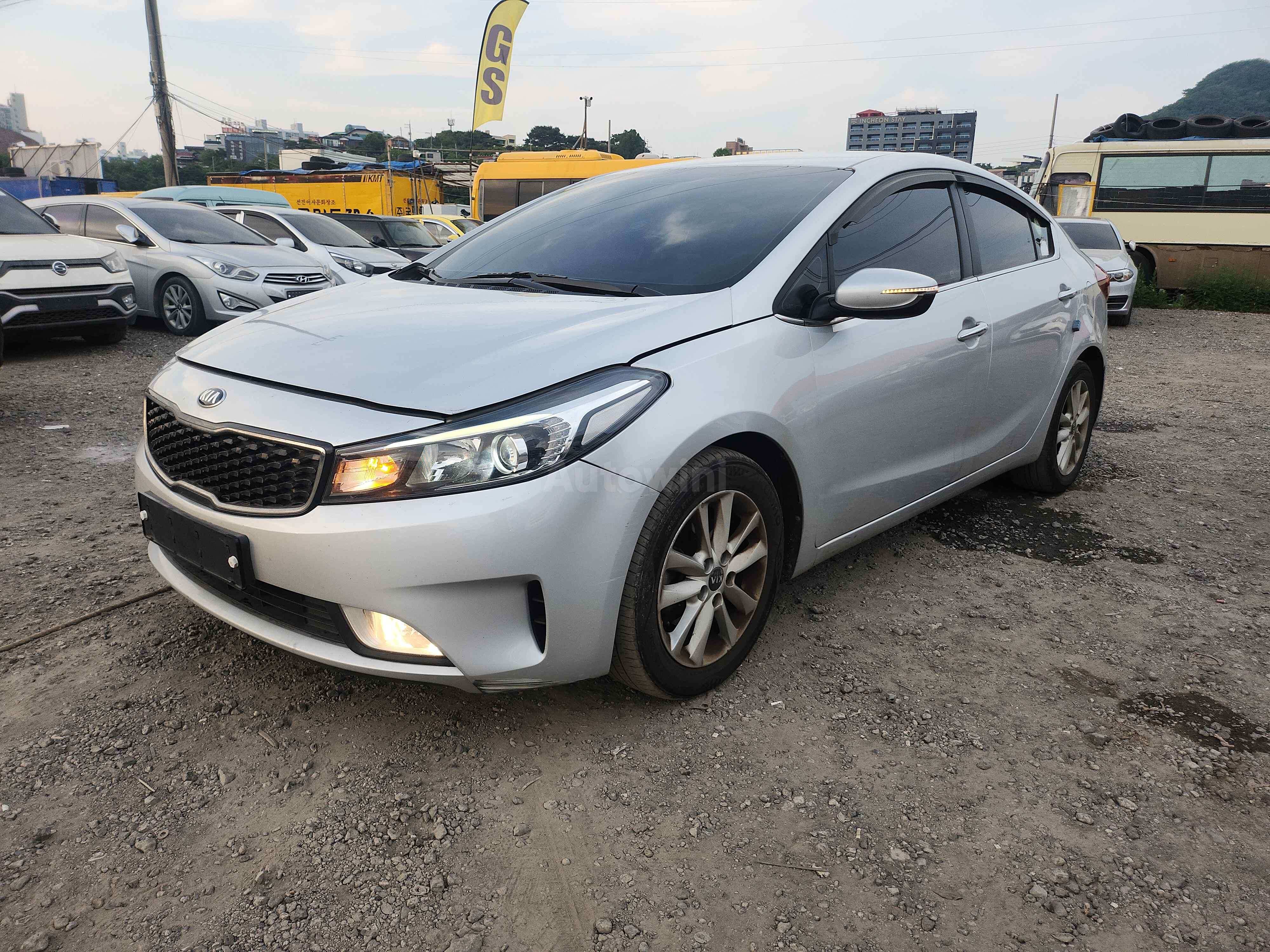 2017 KIA K3 VIN: KNAFK412BHA962204