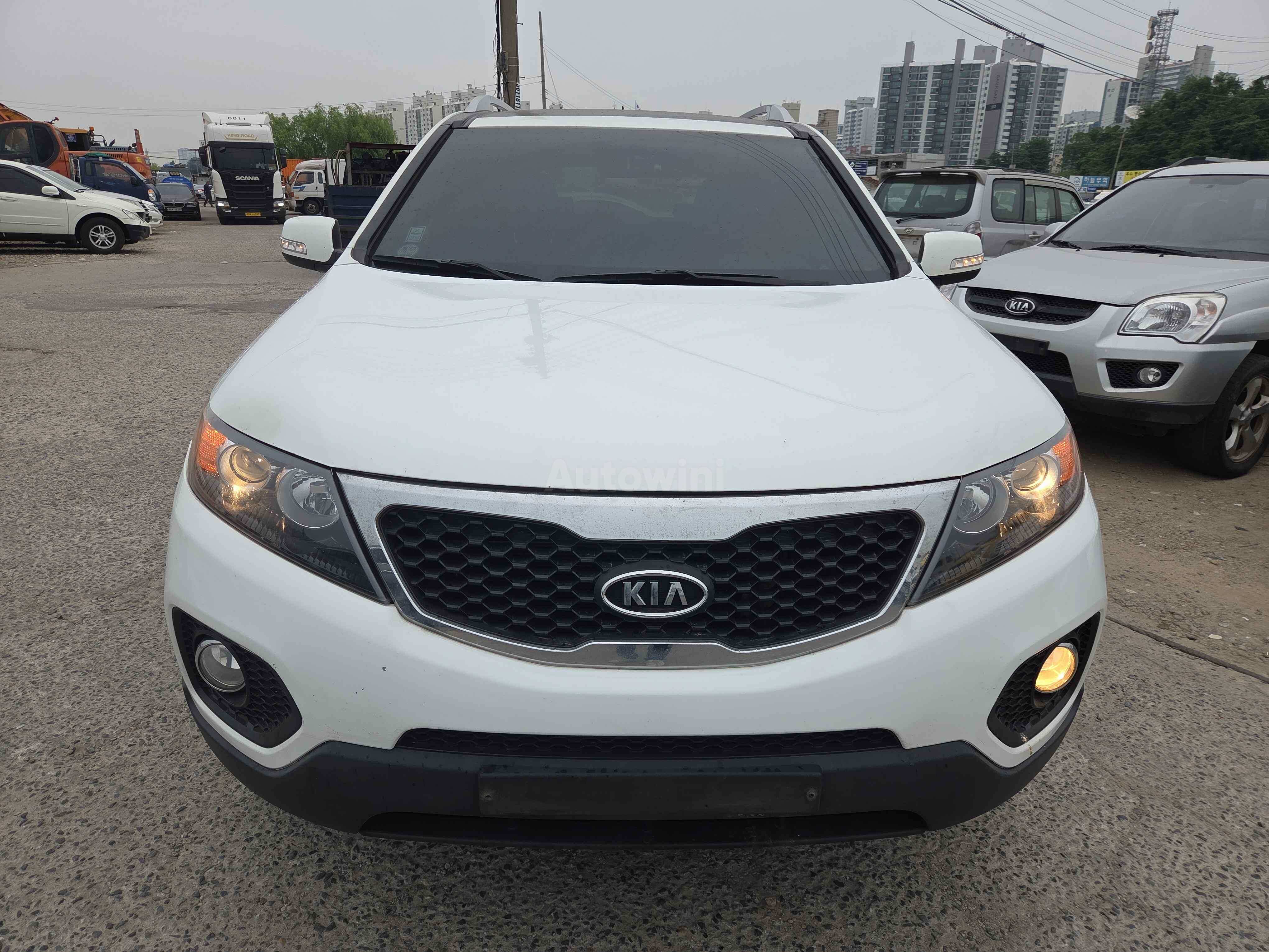 2010 KIA SORENTO VIN: KNAKU814BAA019324